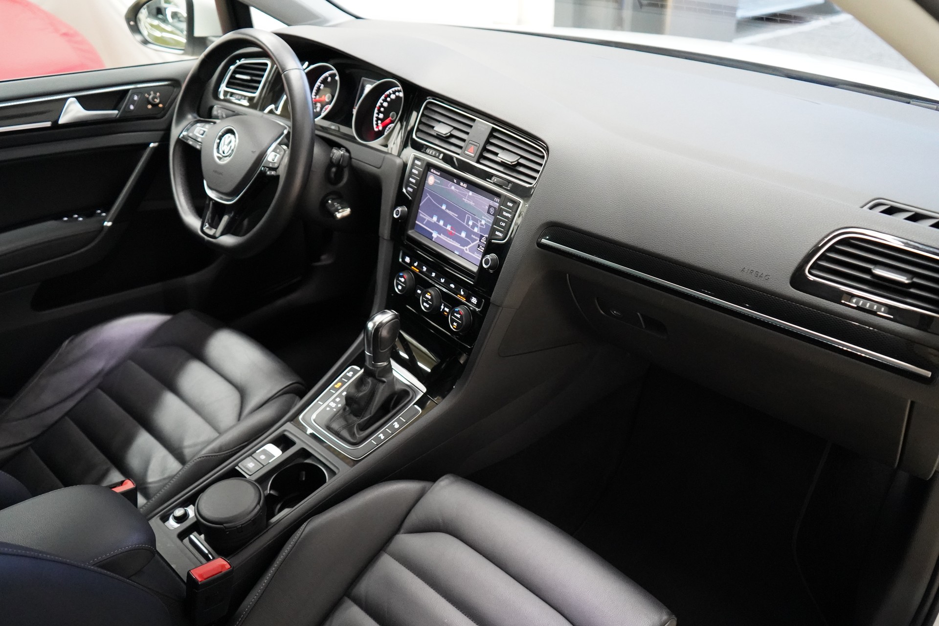 VW Golf 1.4 TSI Highline DSG - 25