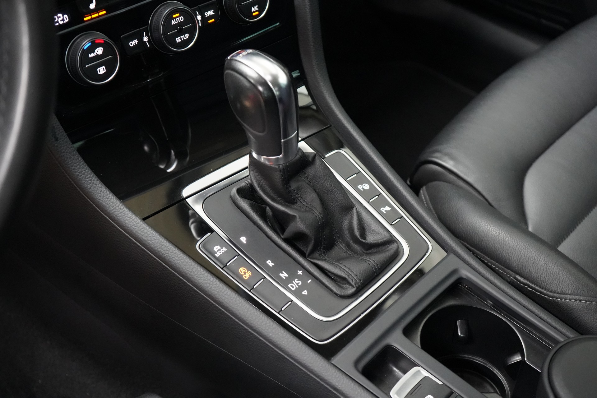 VW Golf 1.4 TSI Highline DSG - 20