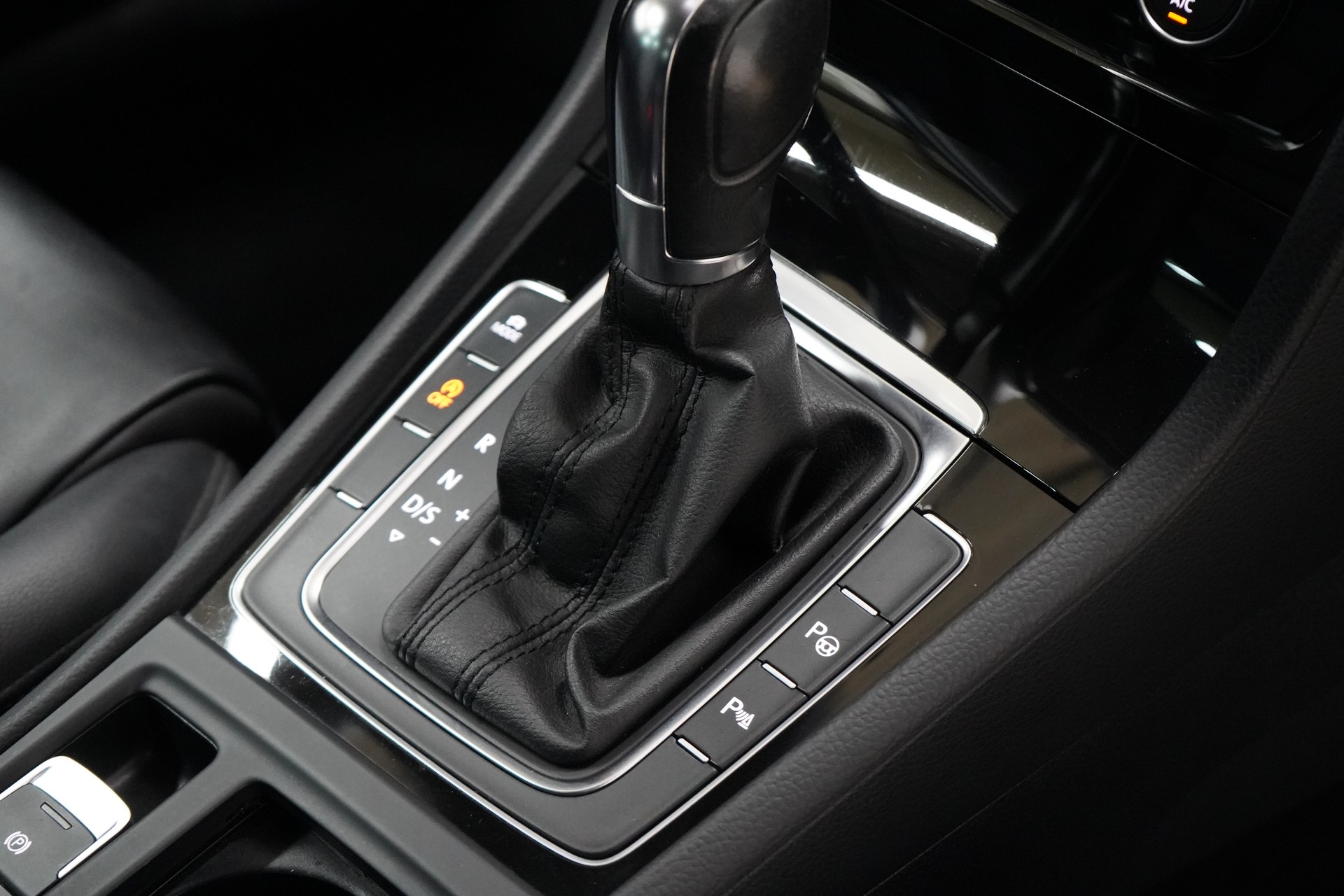 VW Golf 1.4 TSI Highline DSG - 27