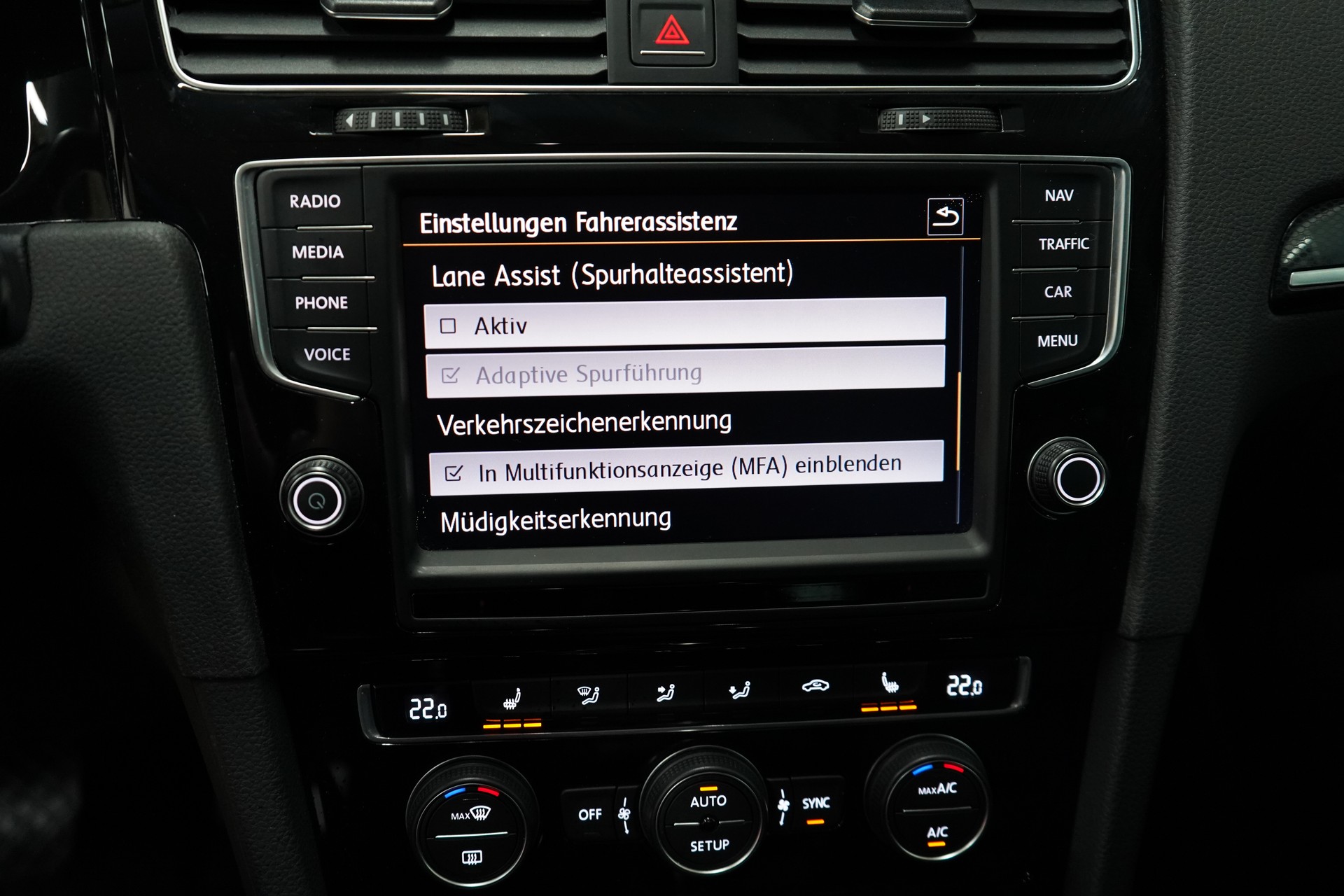 VW Golf 1.4 TSI Highline DSG - 23