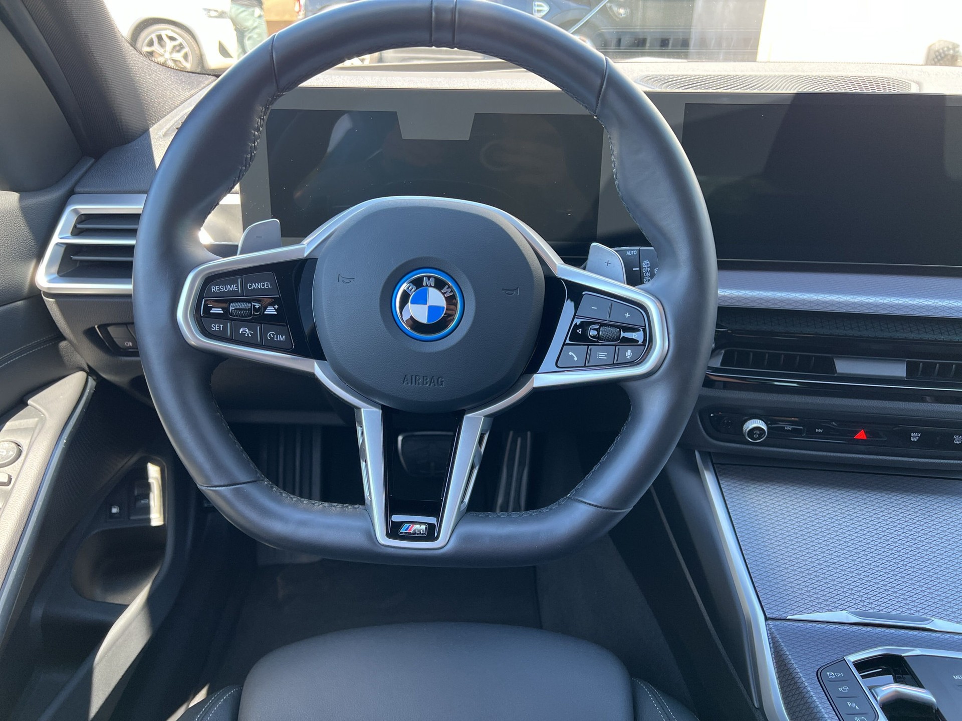 BMW 330e x DriveTouring Steptronic M Sport - 12