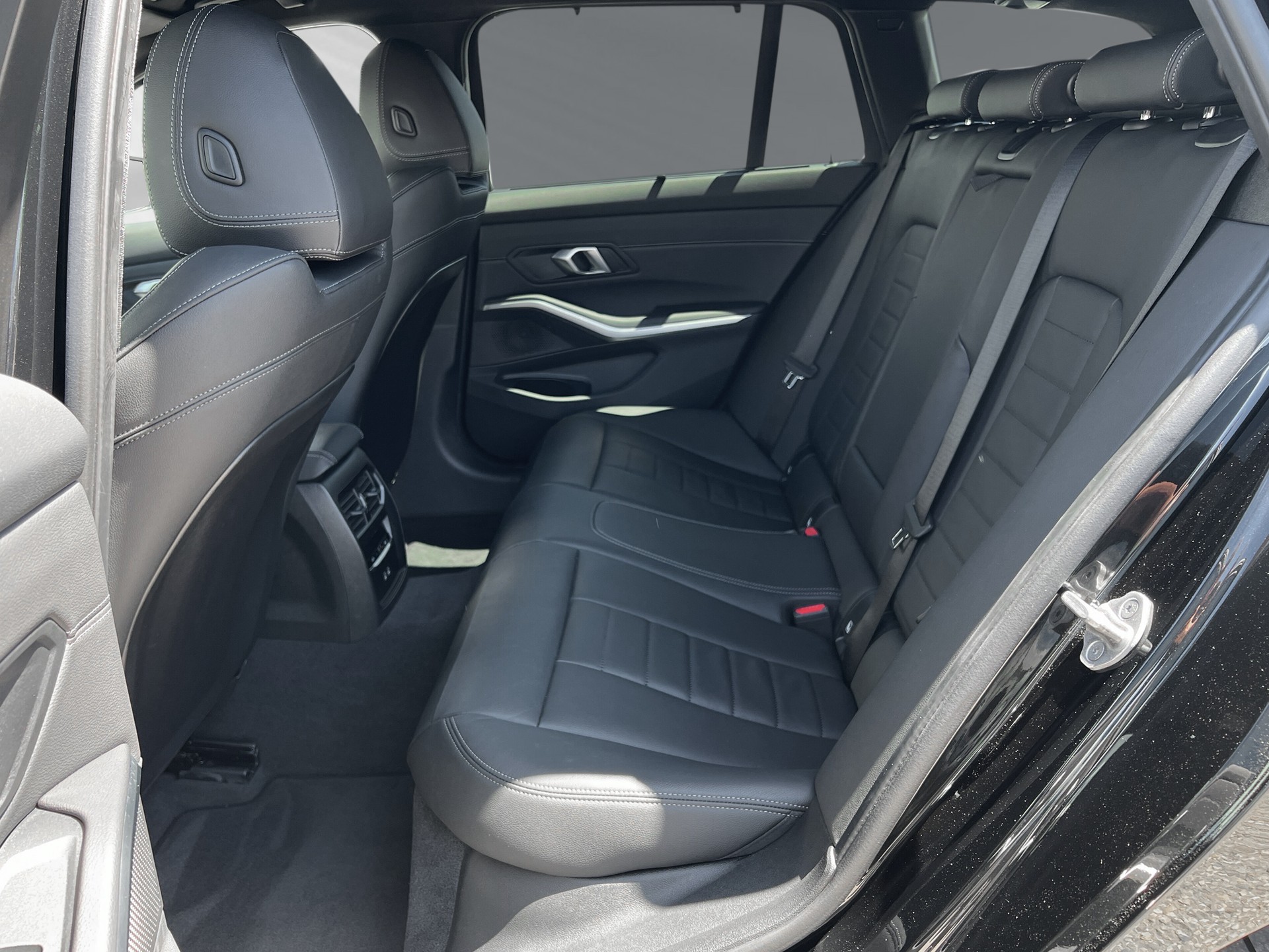 BMW 330e x DriveTouring Steptronic M Sport - 7