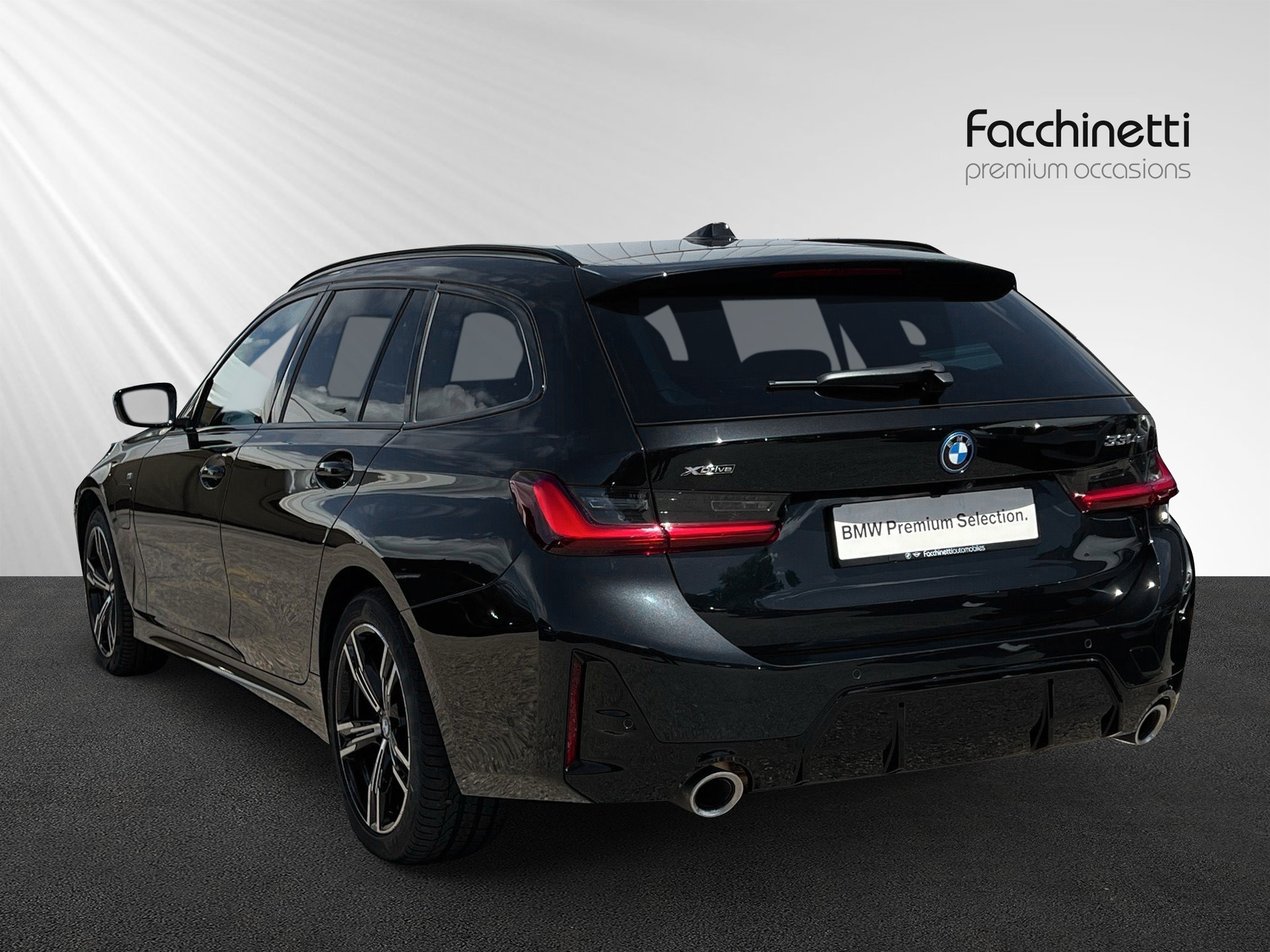 BMW 330e x DriveTouring Steptronic M Sport - 3