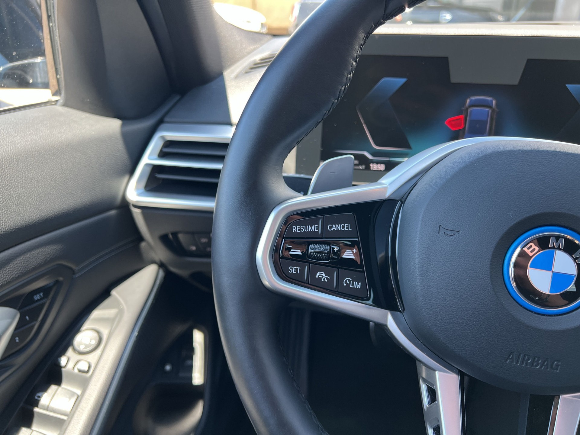 BMW 330e x DriveTouring Steptronic M Sport - 15