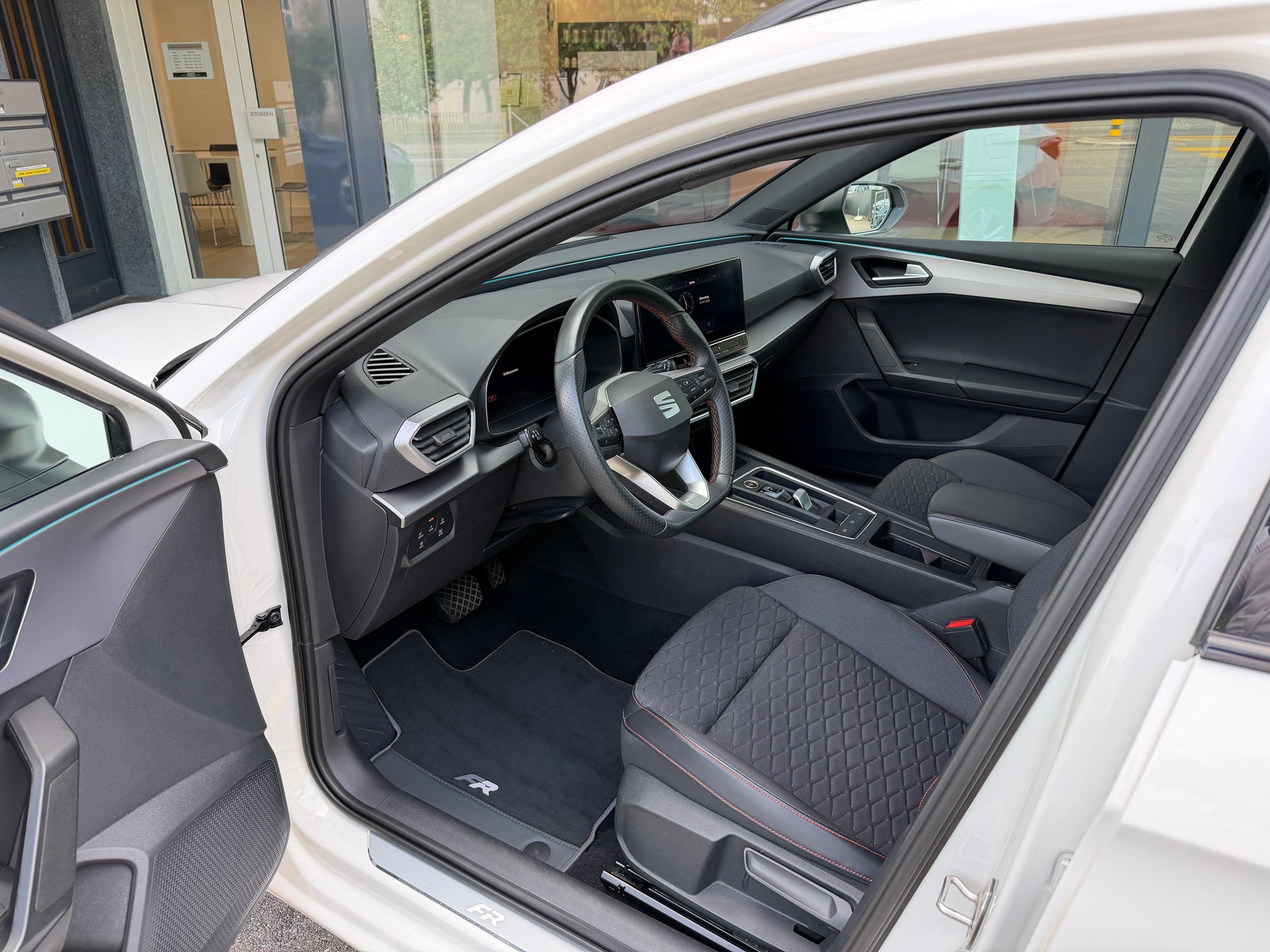 SEAT Leon ST 1.5 TGI Hola FR DSG - 10