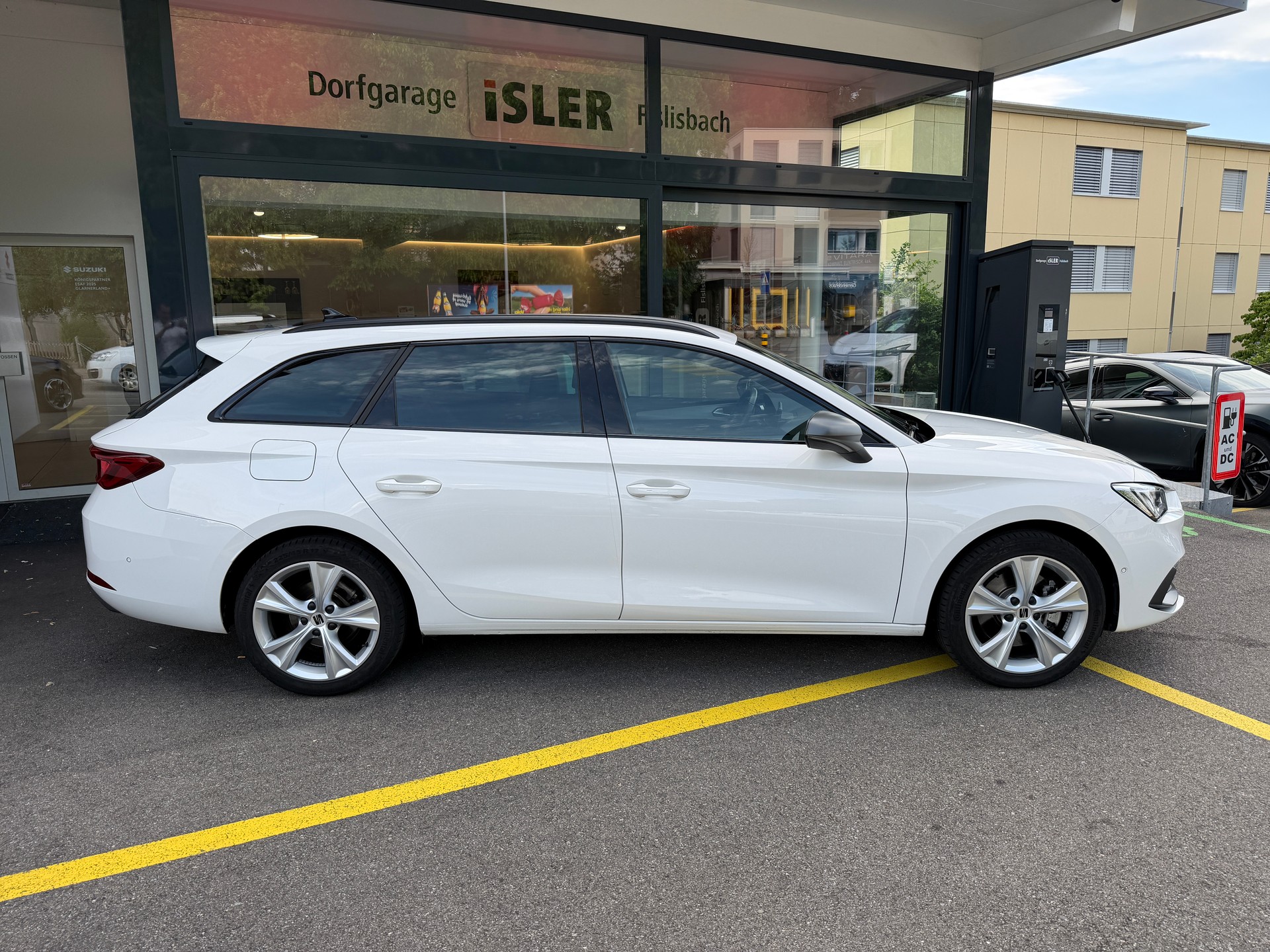 SEAT Leon ST 1.5 TGI Hola FR DSG - 2