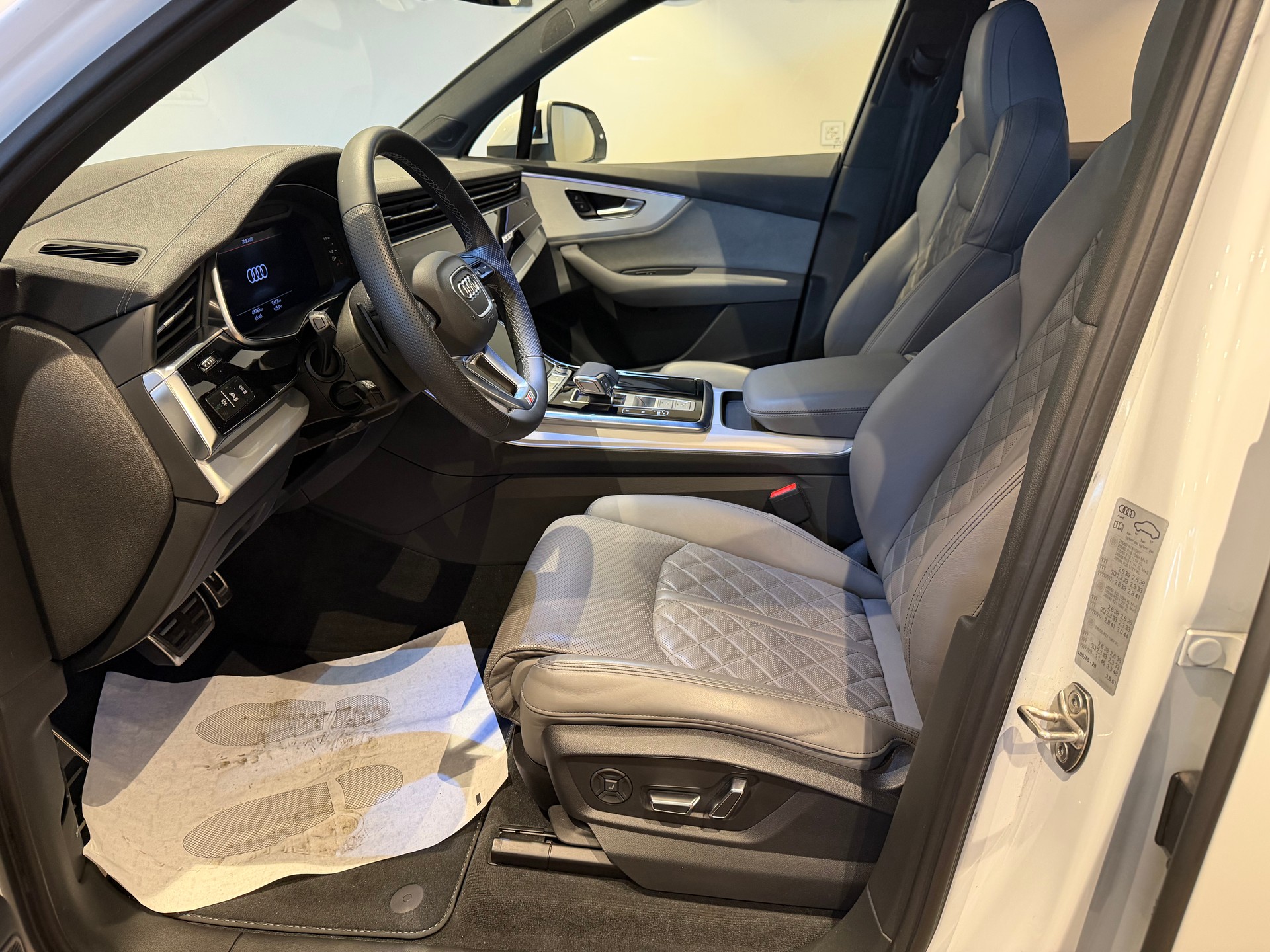 AUDI Q7 3.0 50 TDI S Line quattro T-Tronic - 13