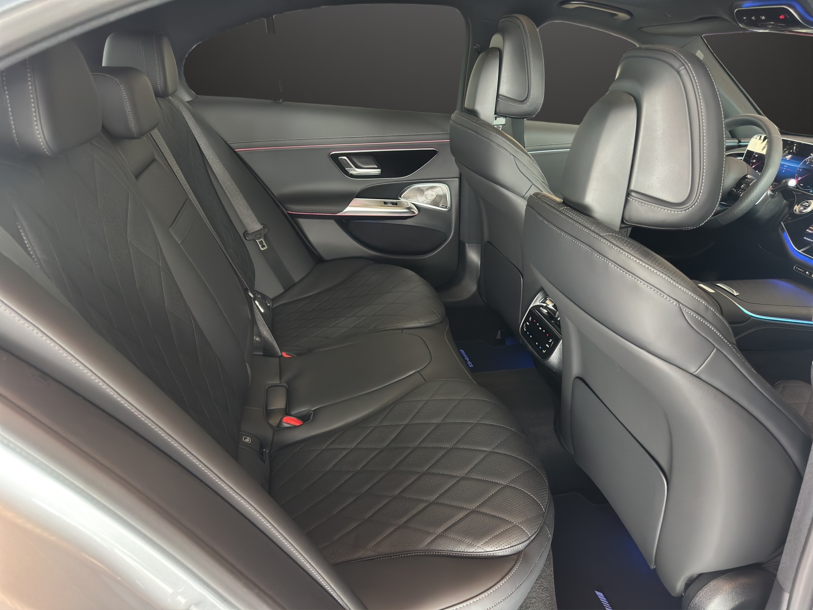 MERCEDES-BENZ E 220 d 4Matic - 12