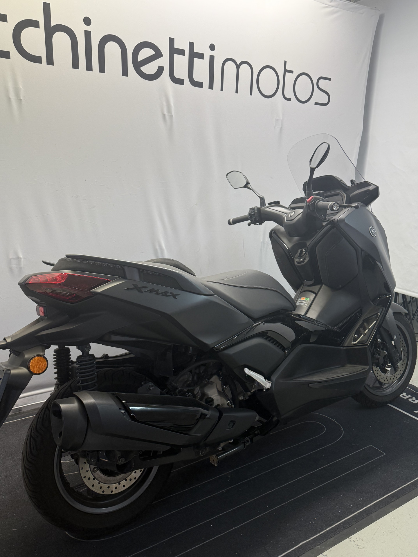 YAMAHA X-Max 300 Tech Max+ - 4