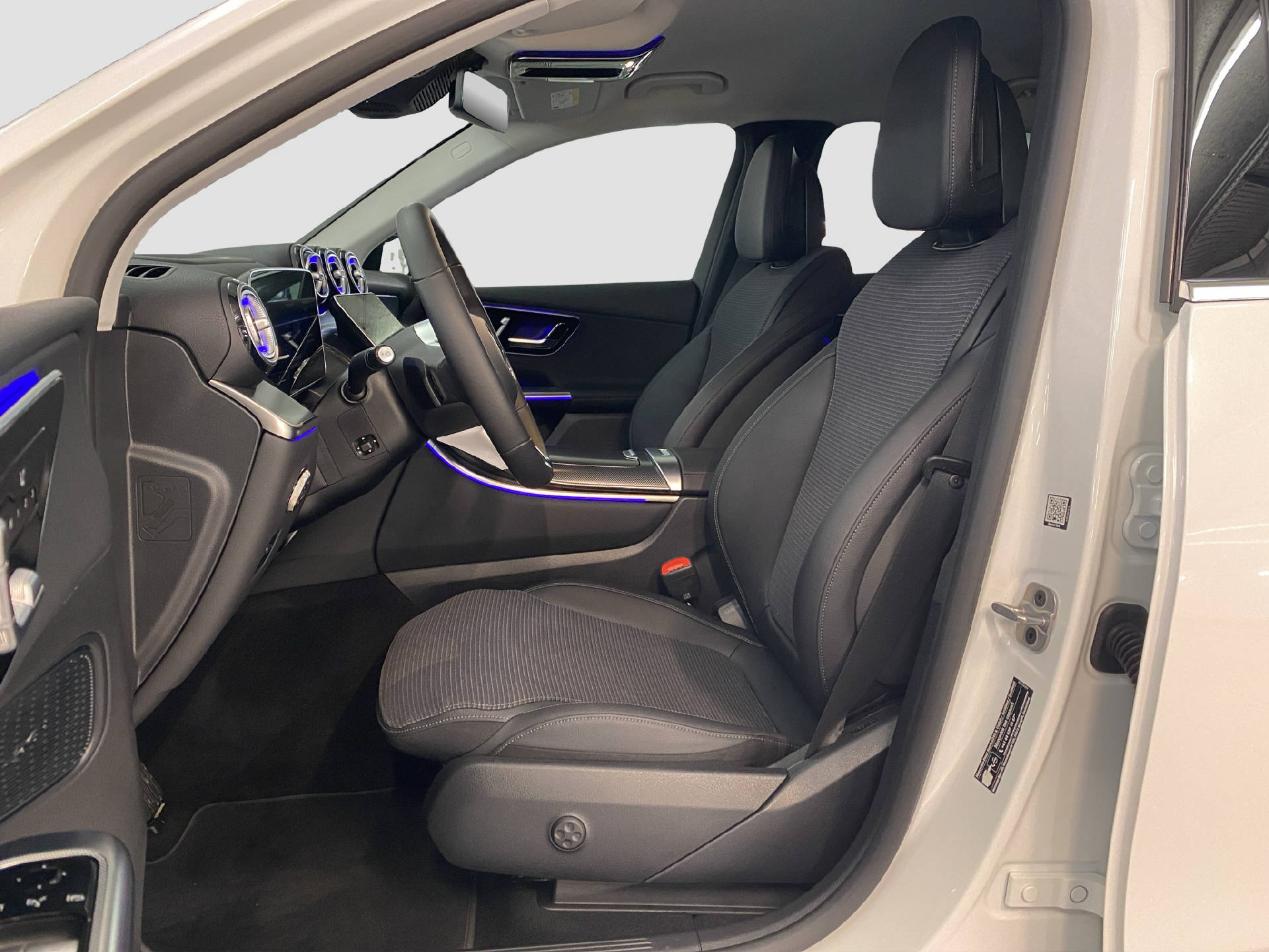 MERCEDES-BENZ GLC 300 e Avantgarde 4MATIC - 8