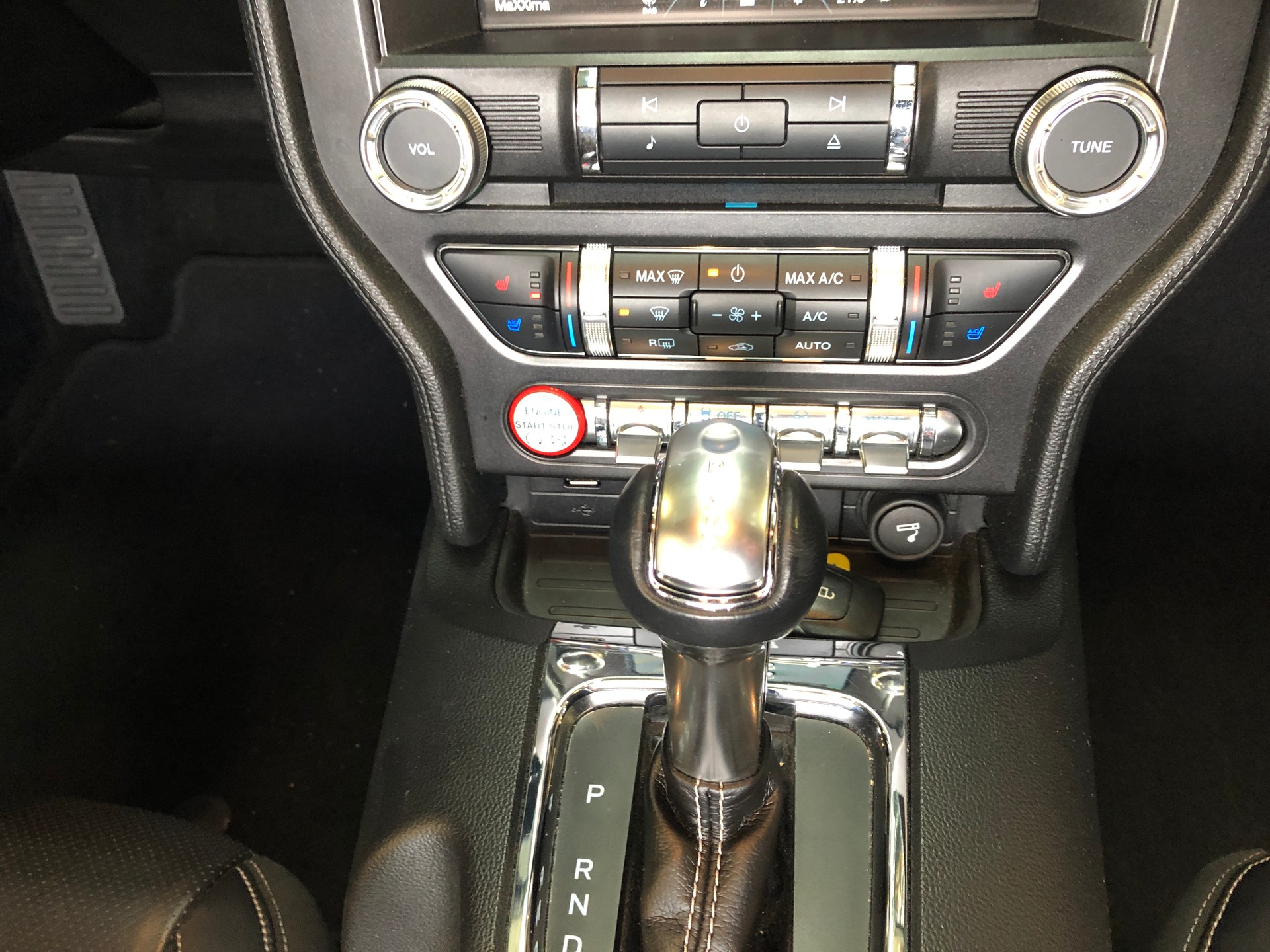 FORD Mustang Convertible 5.0 V8 GT Automat - 17