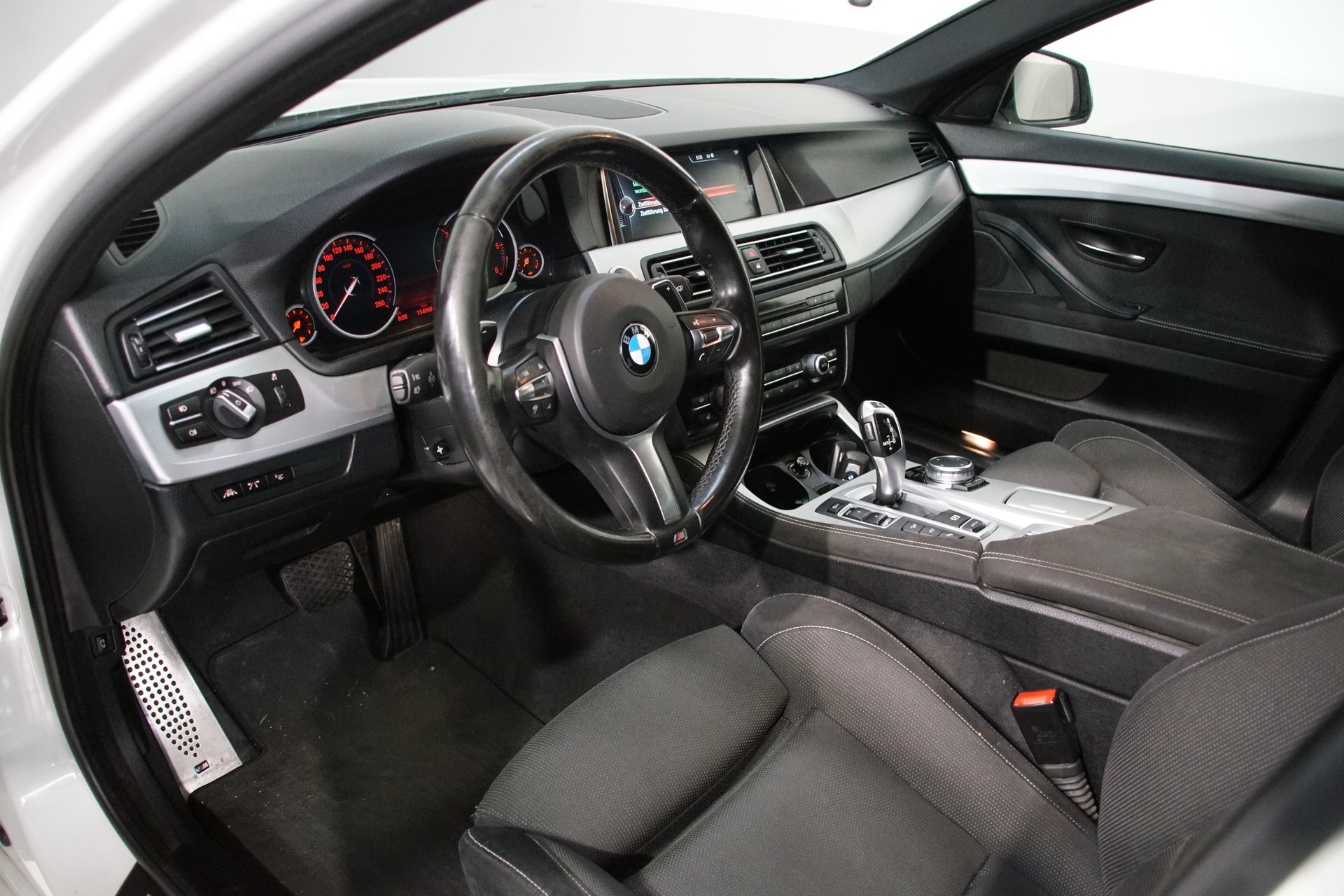 BMW 520d Touring xDrive Steptronic - 9