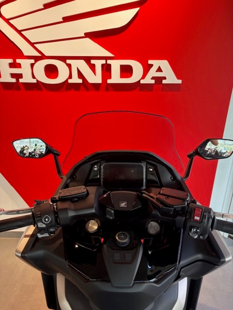 HONDA NSS 750 - 9
