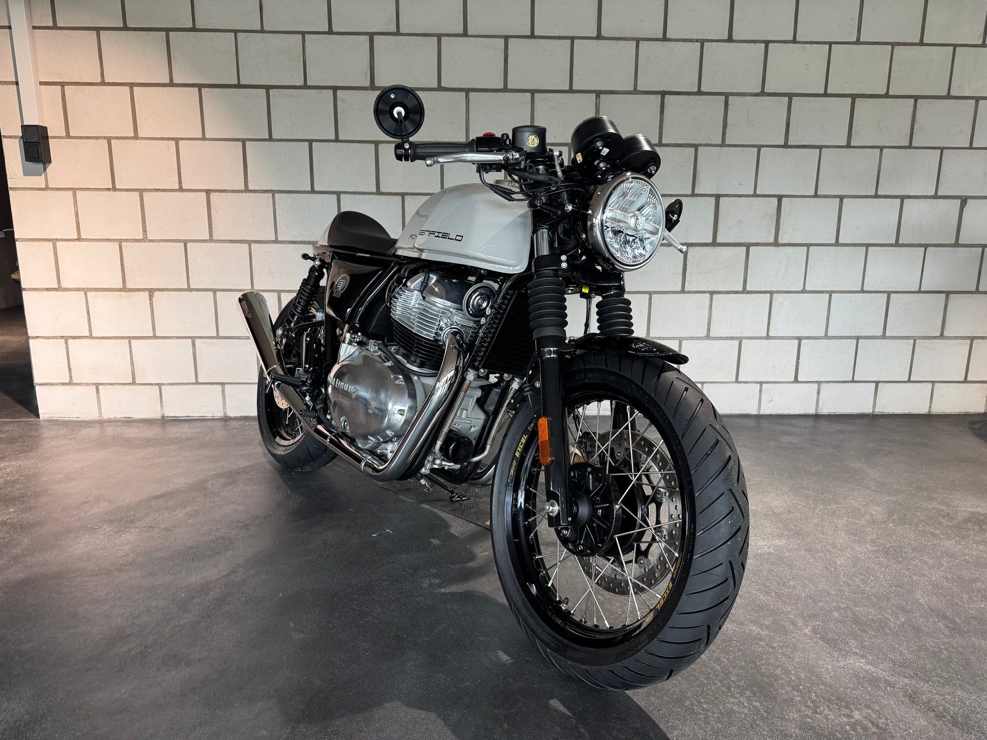 ROYAL ENFIELD Continental GT 650 Custom - 3