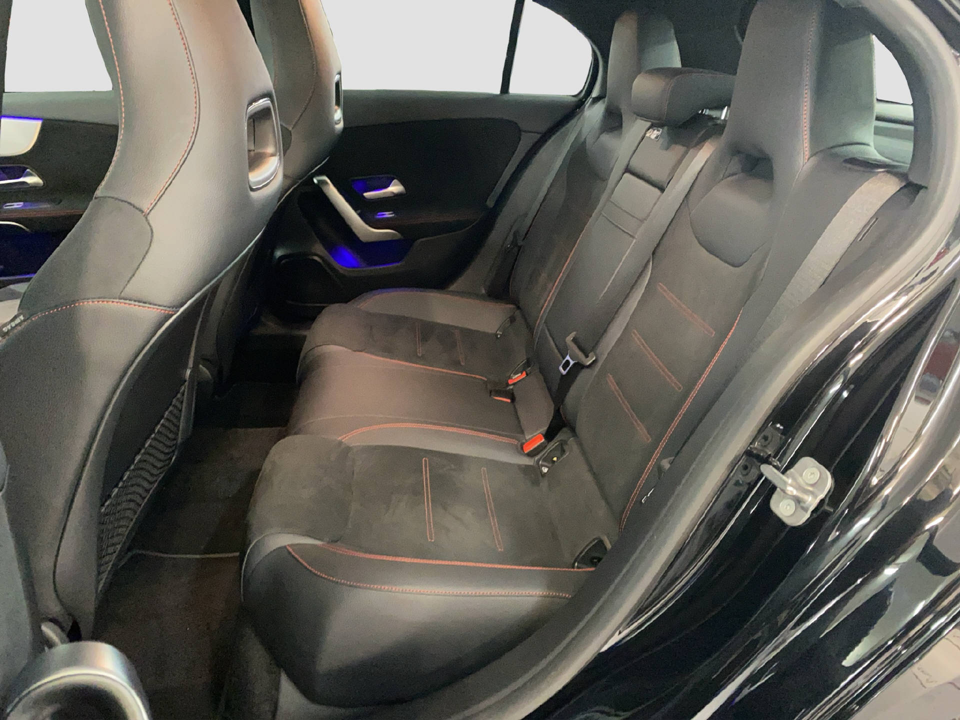 MERCEDES-BENZ A 200 AMG Line - 13