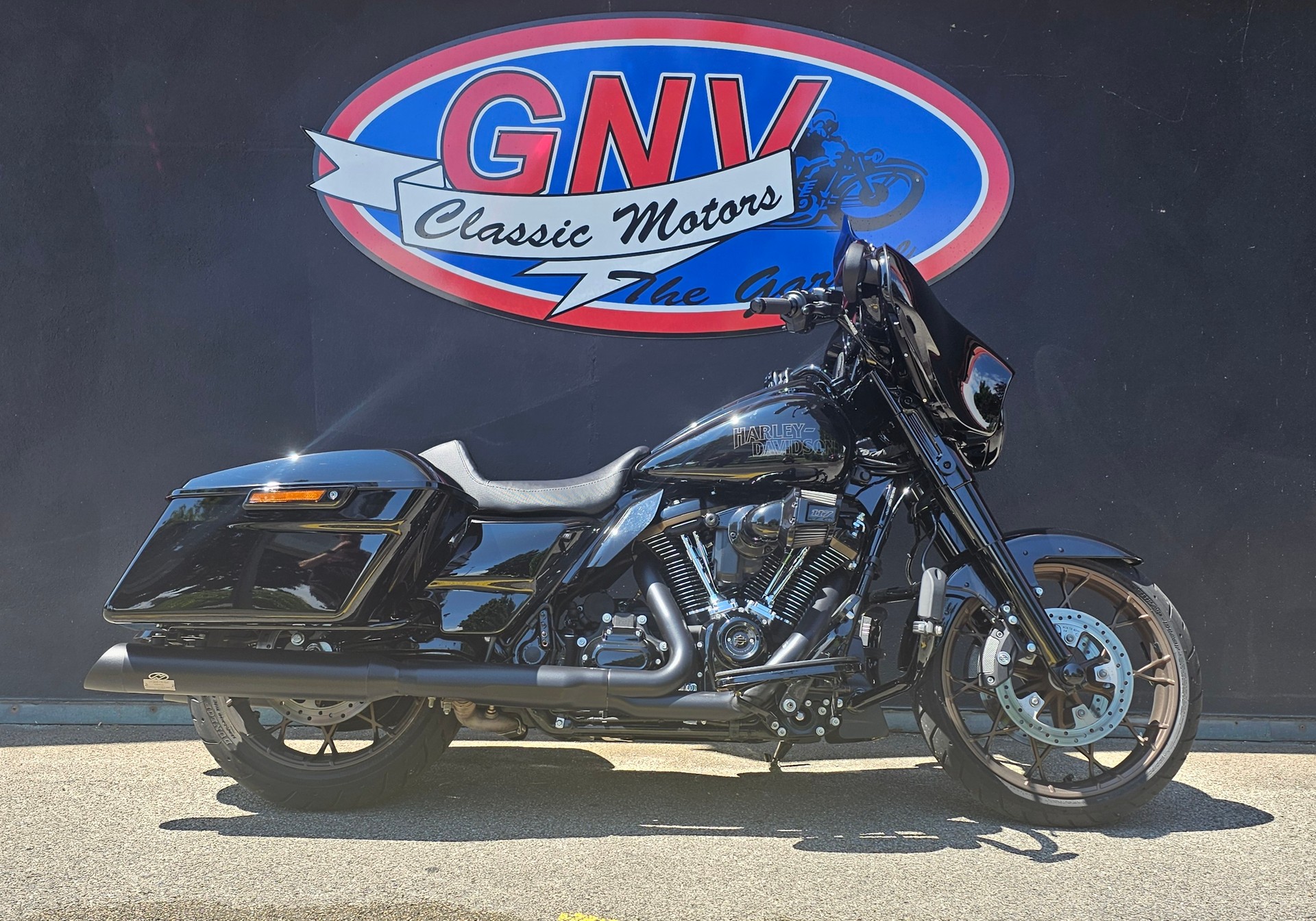 HARLEY-DAVIDSON FLHXST Street Glide ST 117