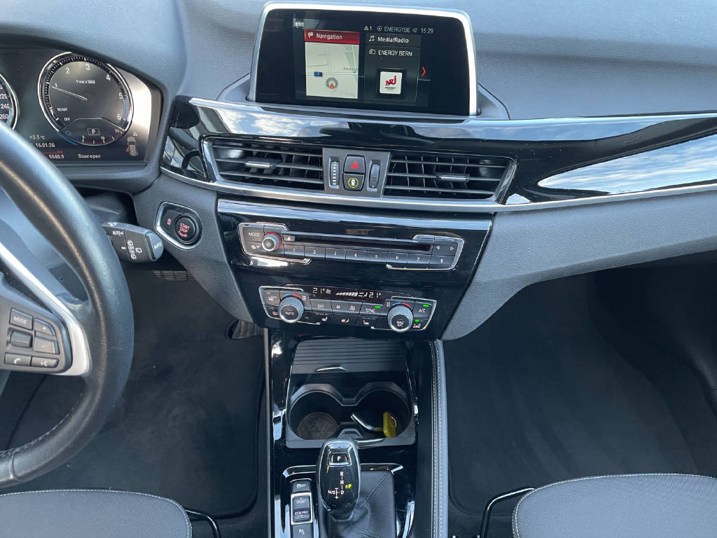 BMW X1 F48 18d xDrive - 11