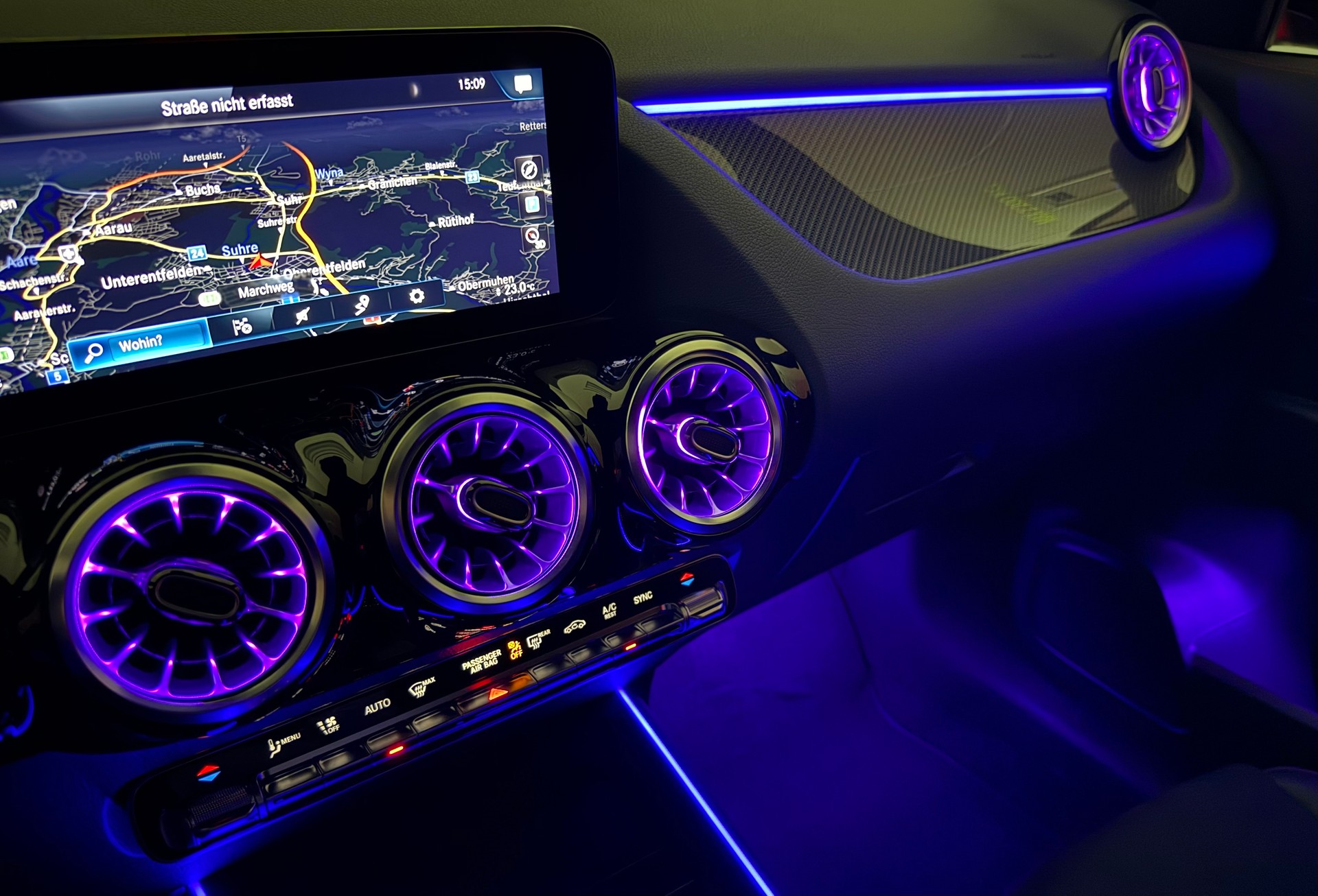 MERCEDES-BENZ GLA 180d AMG Line 8G-DCT - 19