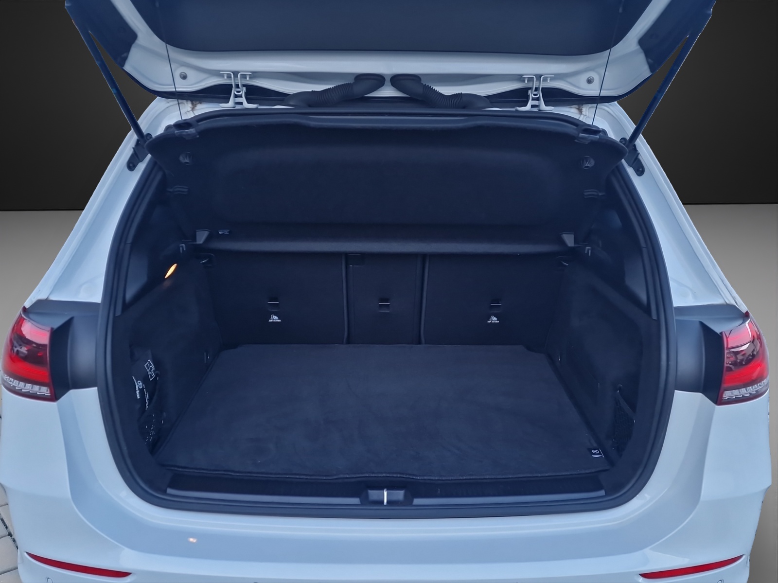 MERCEDES-BENZ B 200 AMG Line - 9