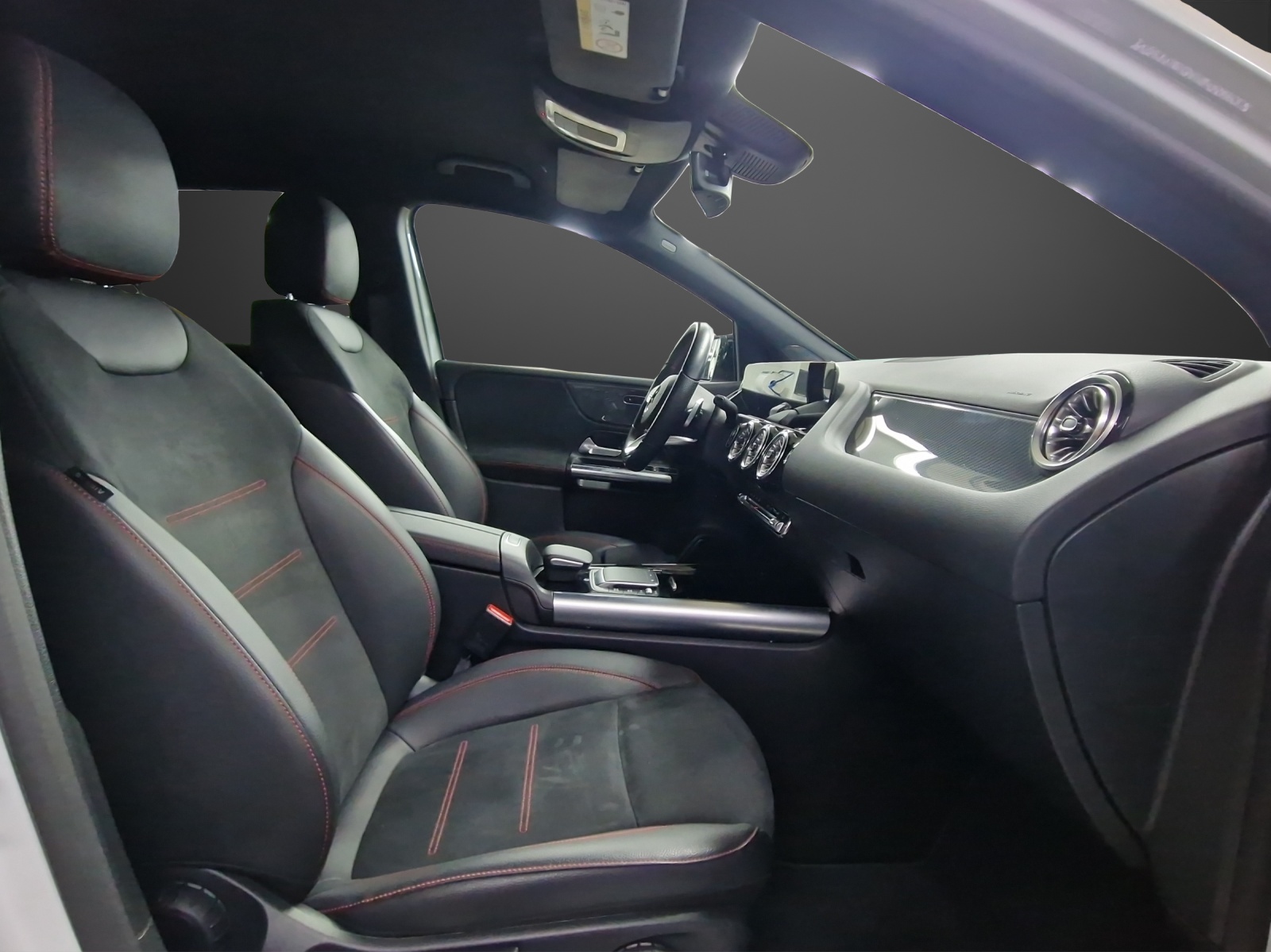 MERCEDES-BENZ B 200 AMG Line - 12