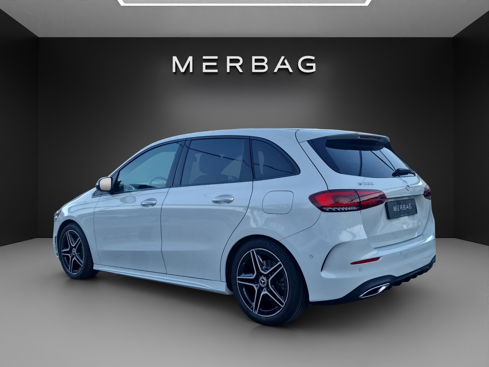 MERCEDES-BENZ B 200 AMG Line - 3