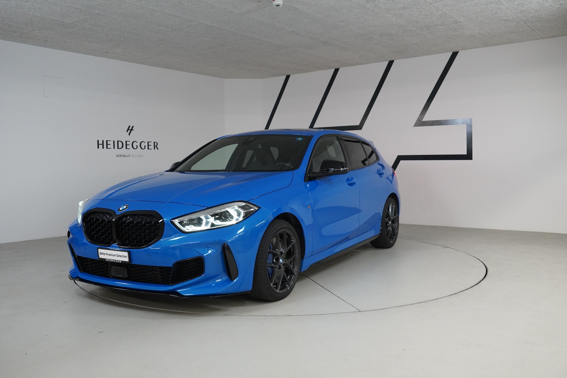 BMW M135i xDrive Steptronic