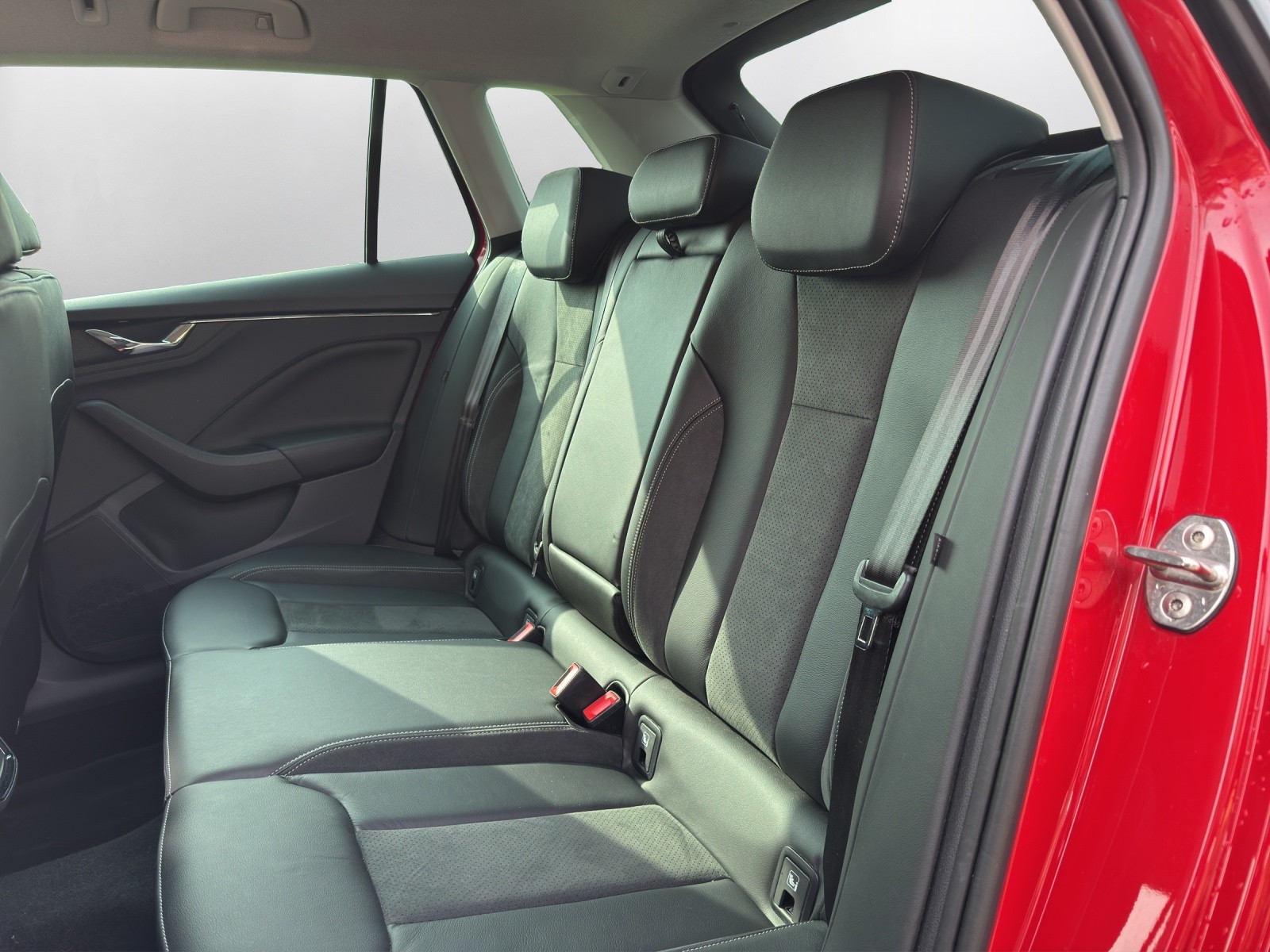 SKODA Kamiq 1.0 TSI Style DSG - 11