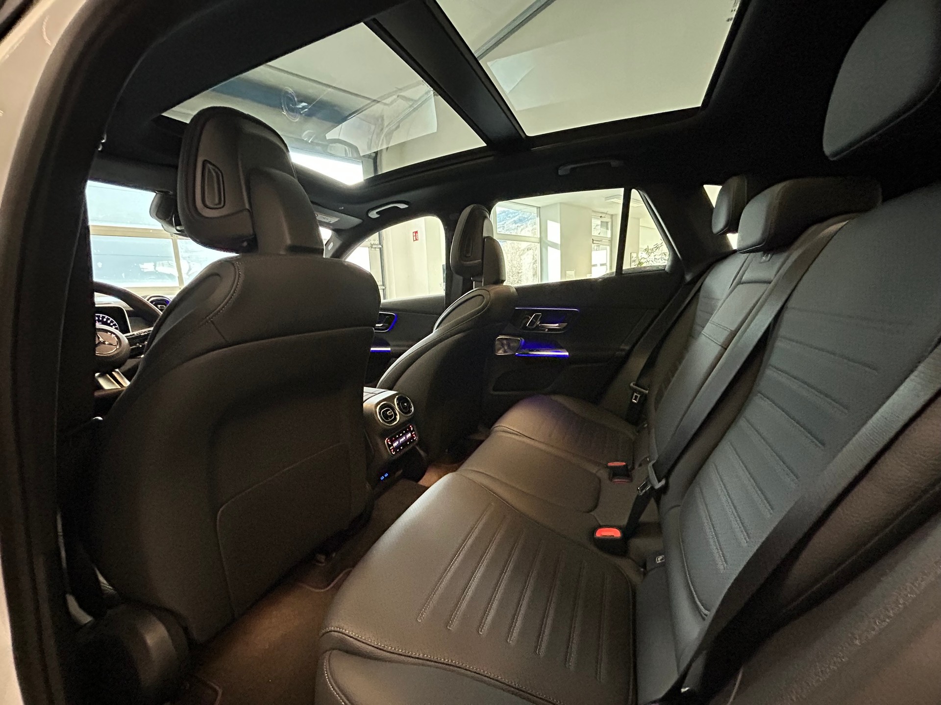 MERCEDES-BENZ GLC 300 e 4Matic 9G-Tronic - 13