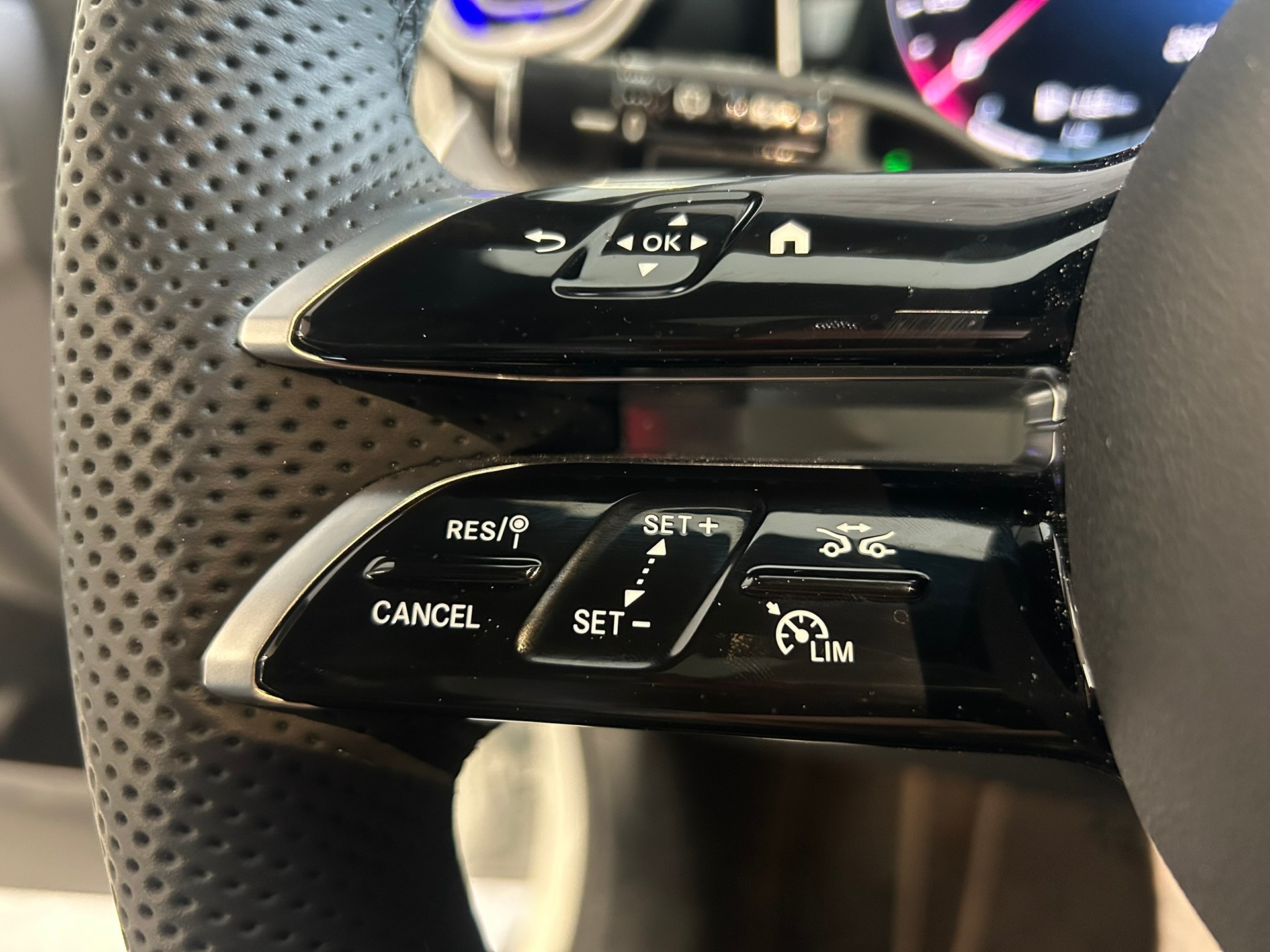 MERCEDES-BENZ GLC 300 e 4Matic 9G-Tronic - 19