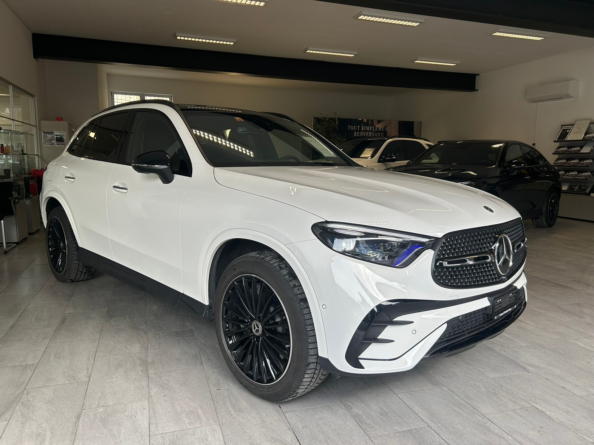 MERCEDES-BENZ GLC 300 e 4Matic 9G-Tronic - 2