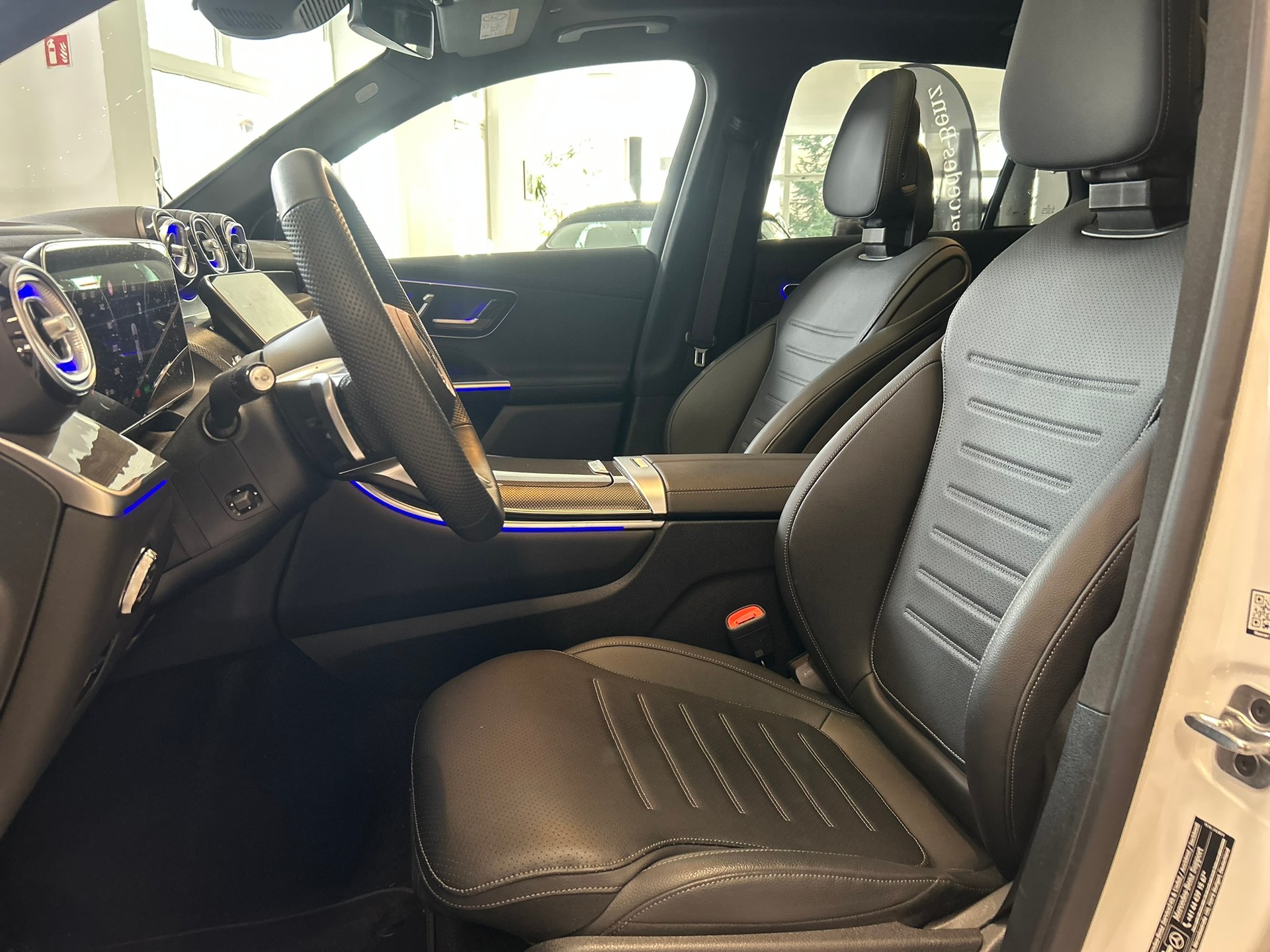 MERCEDES-BENZ GLC 300 e 4Matic 9G-Tronic - 11