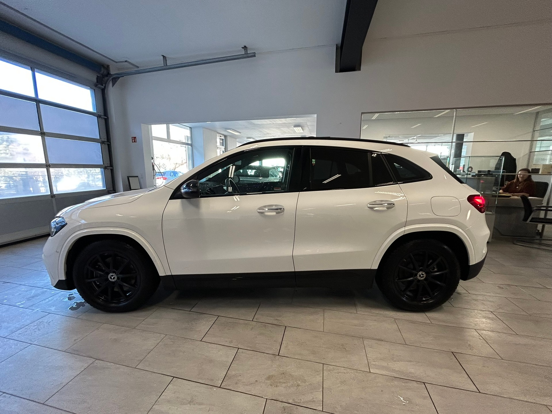 MERCEDES-BENZ GLA 220 4Matic 8G-DCT - 4
