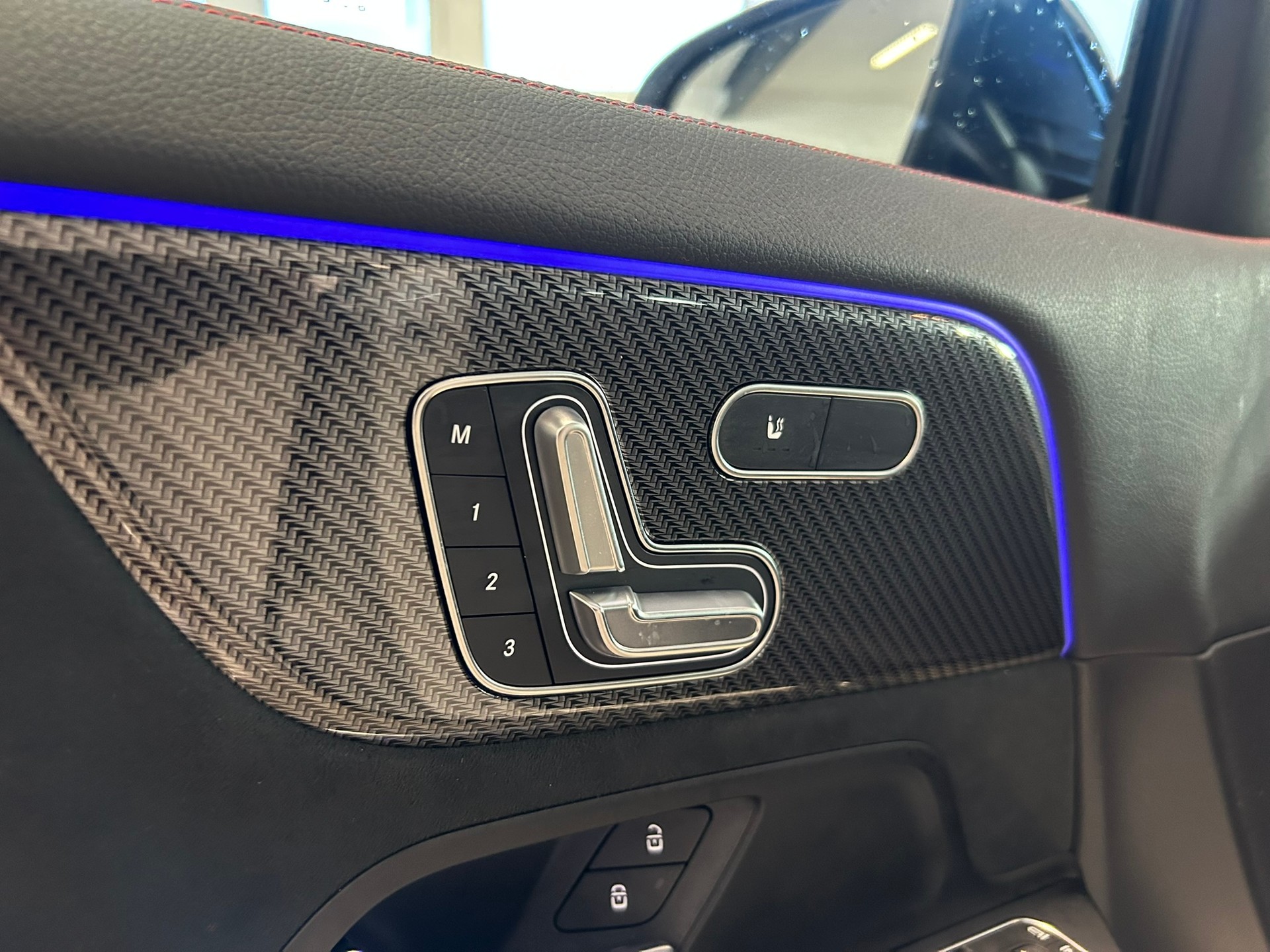 MERCEDES-BENZ GLA 220 4Matic 8G-DCT - 17