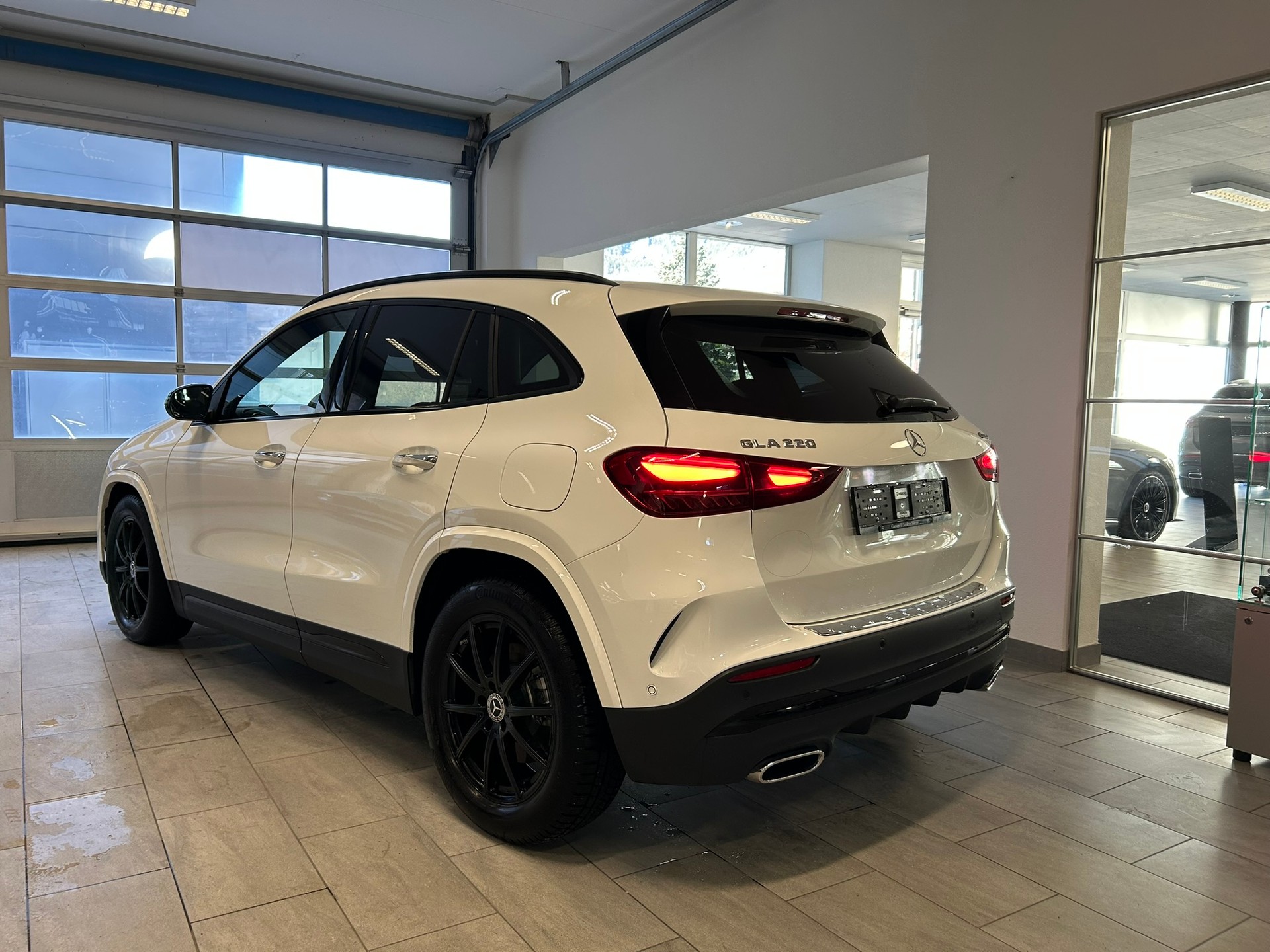 MERCEDES-BENZ GLA 220 4Matic 8G-DCT - 5