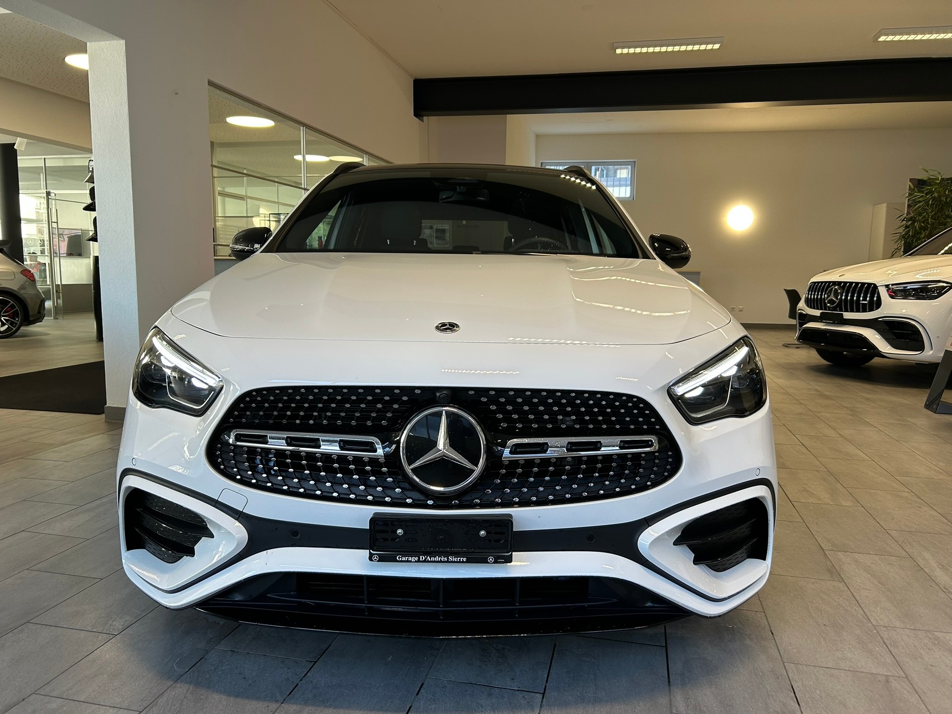MERCEDES-BENZ GLA 220 4Matic 8G-DCT - 2