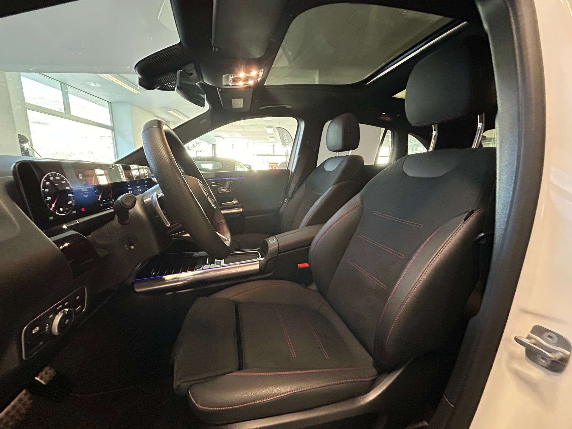 MERCEDES-BENZ GLA 220 4Matic 8G-DCT - 9