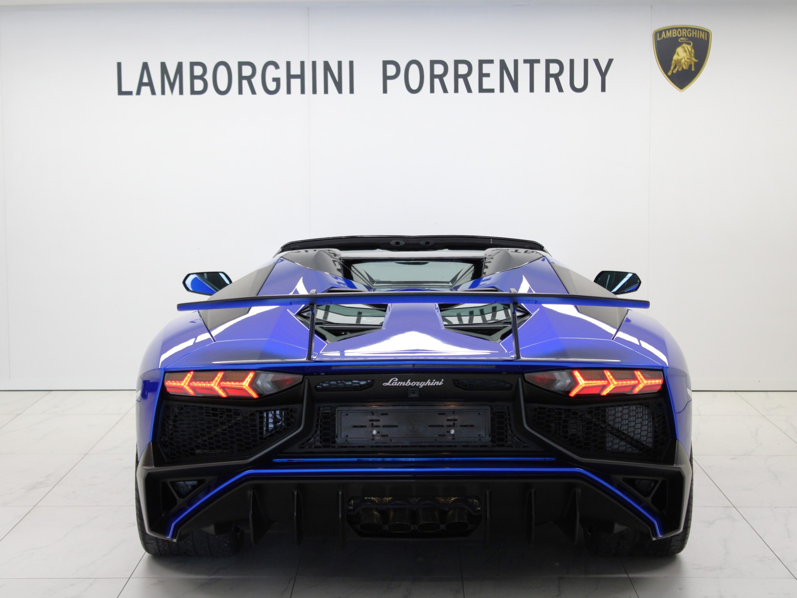 Aventador LP750-4 Superveloce Roadster E-Gear thumbnail n°3