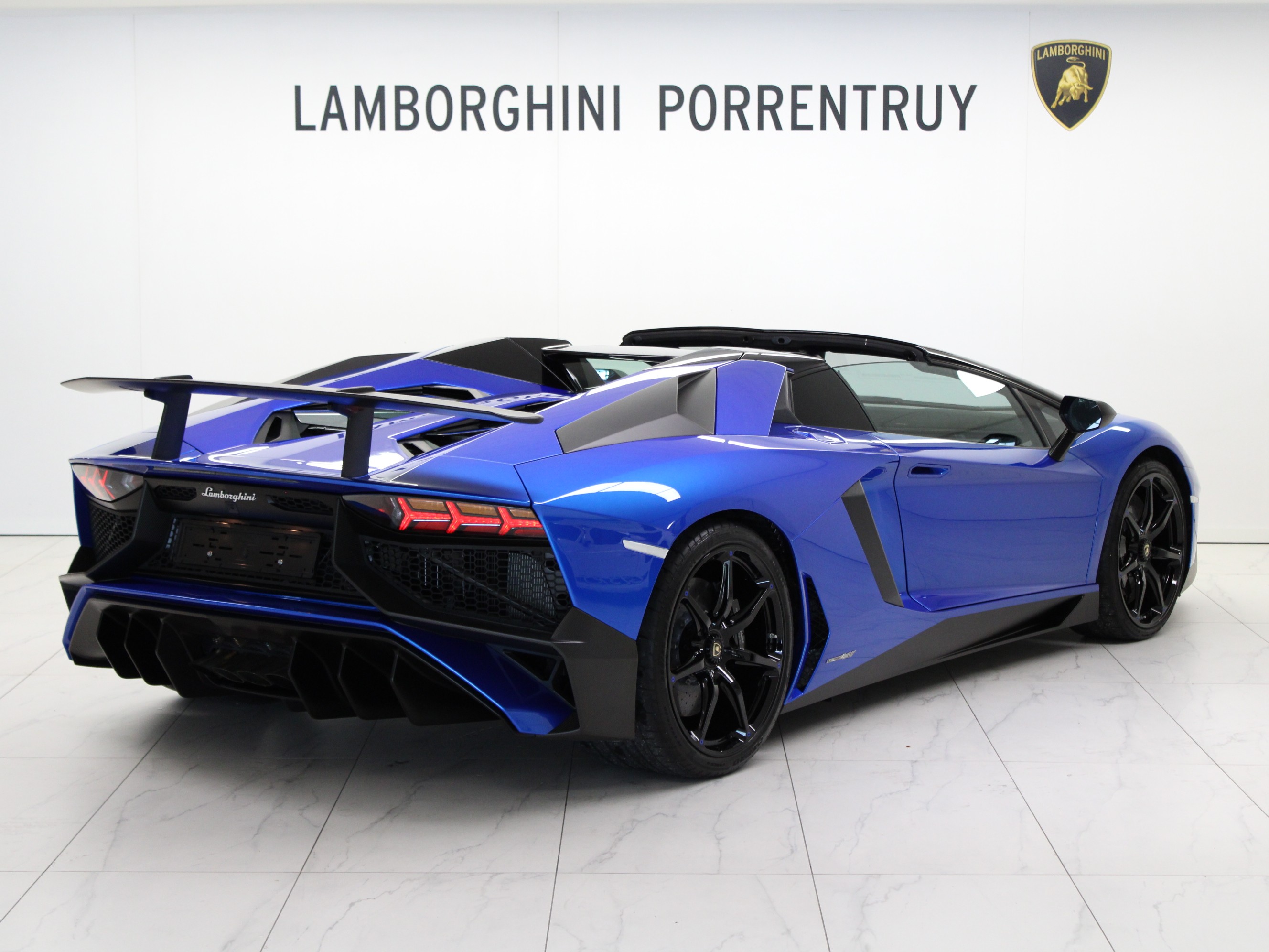 Aventador LP750-4 Superveloce Roadster E-Gear thumbnail n°2