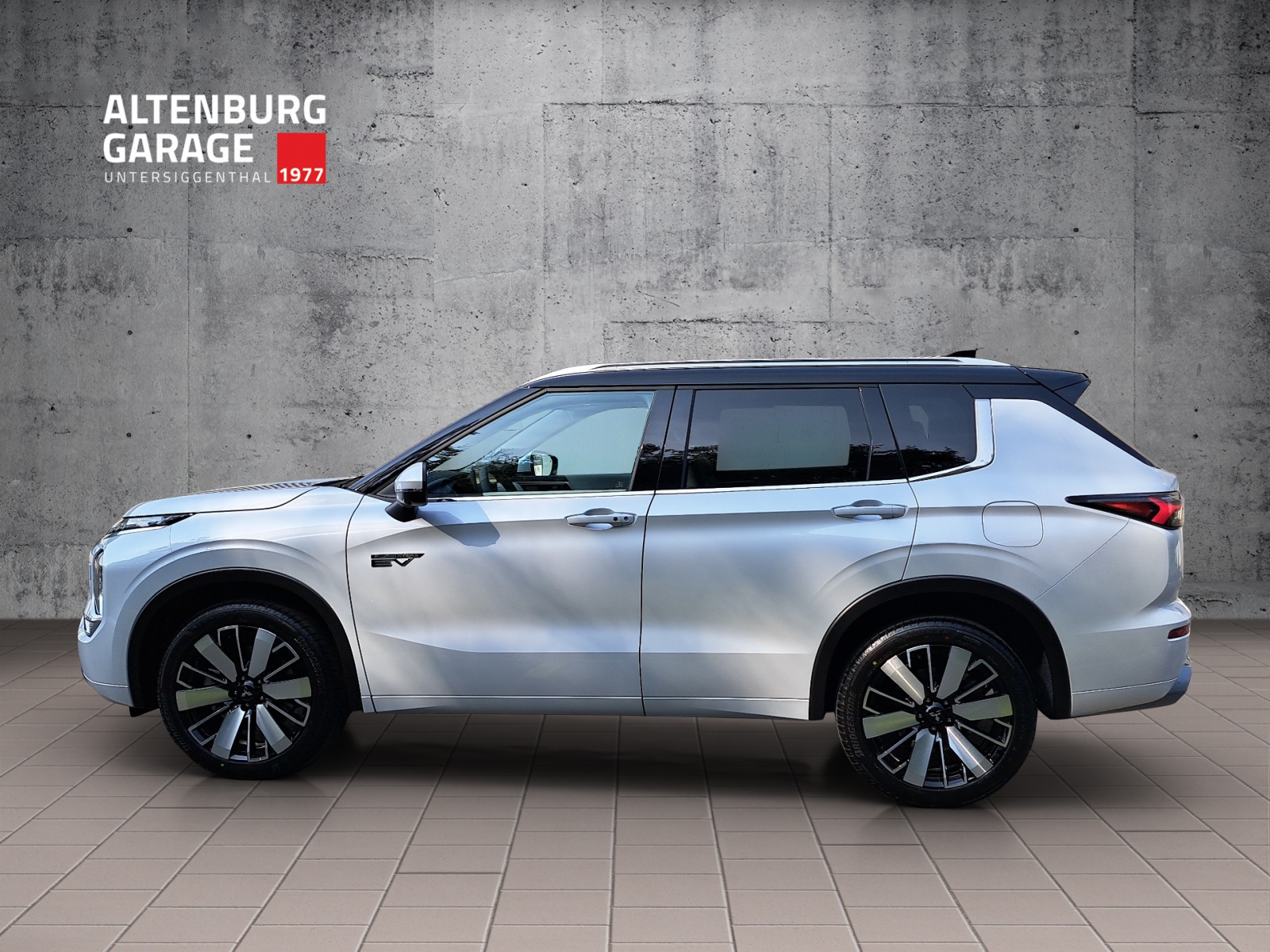 MITSUBISHI Outlander 2.4 PHEV Instyle 4x4-1