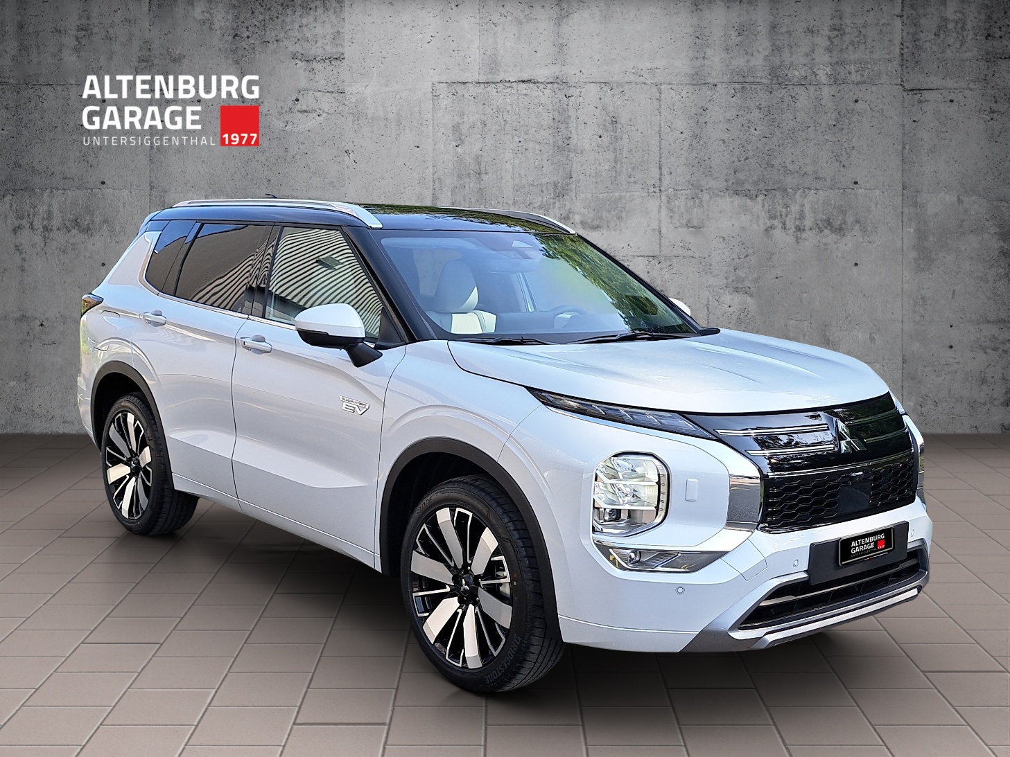 MITSUBISHI Outlander 2.4 PHEV Instyle 4x4-6