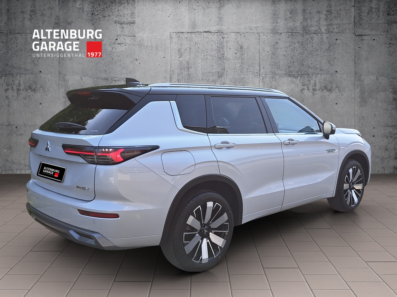 MITSUBISHI Outlander 2.4 PHEV Instyle 4x4-4