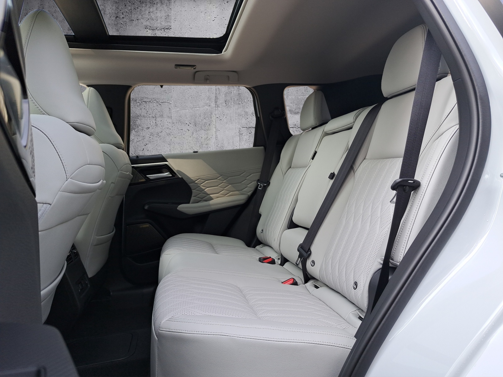 MITSUBISHI Outlander 2.4 PHEV Instyle 4x4-13