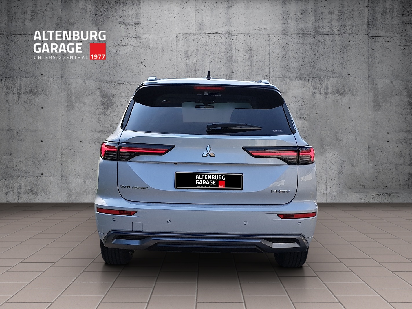 MITSUBISHI Outlander 2.4 PHEV Instyle 4x4-3