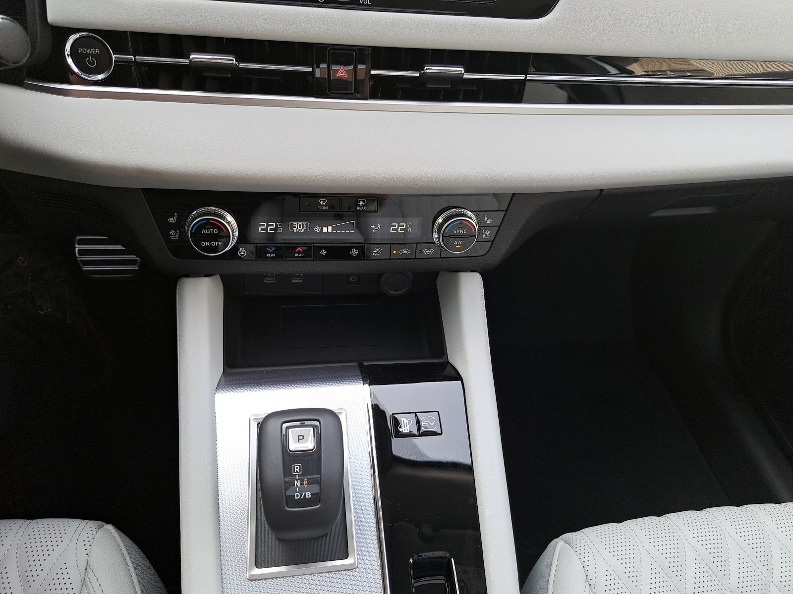 MITSUBISHI Outlander 2.4 PHEV Instyle 4x4-11