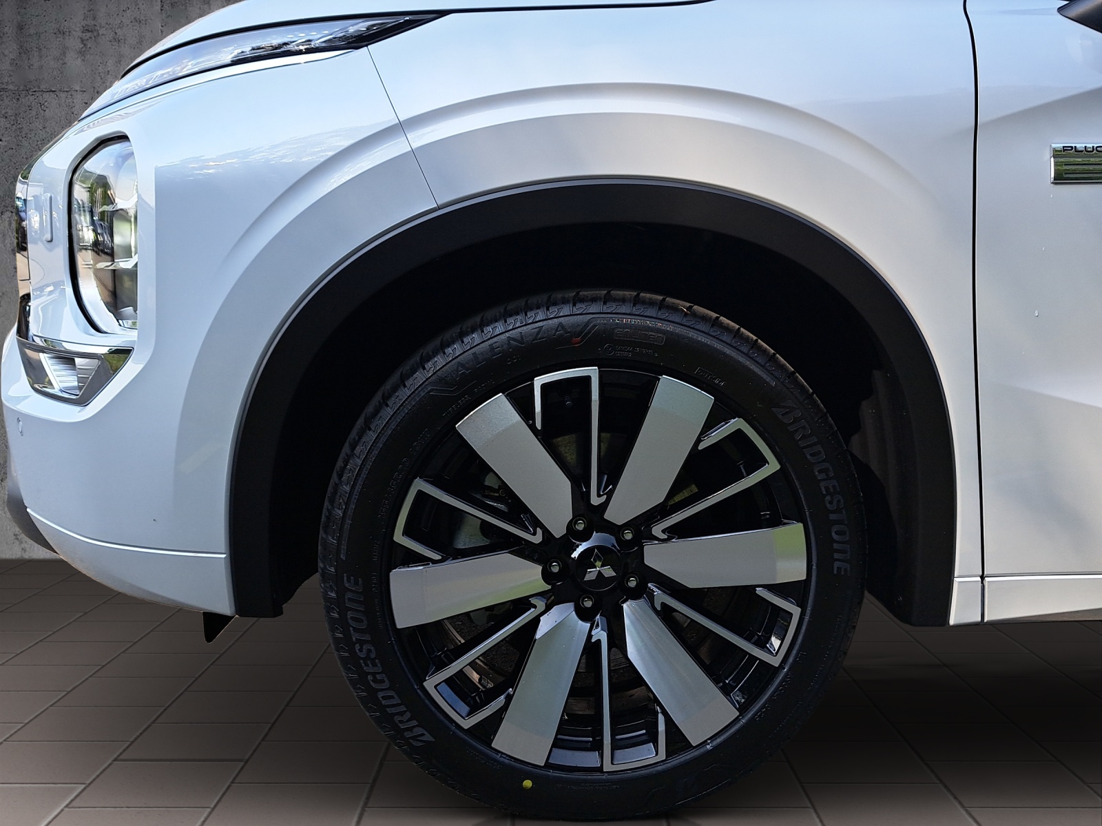 MITSUBISHI Outlander 2.4 PHEV Instyle 4x4-8