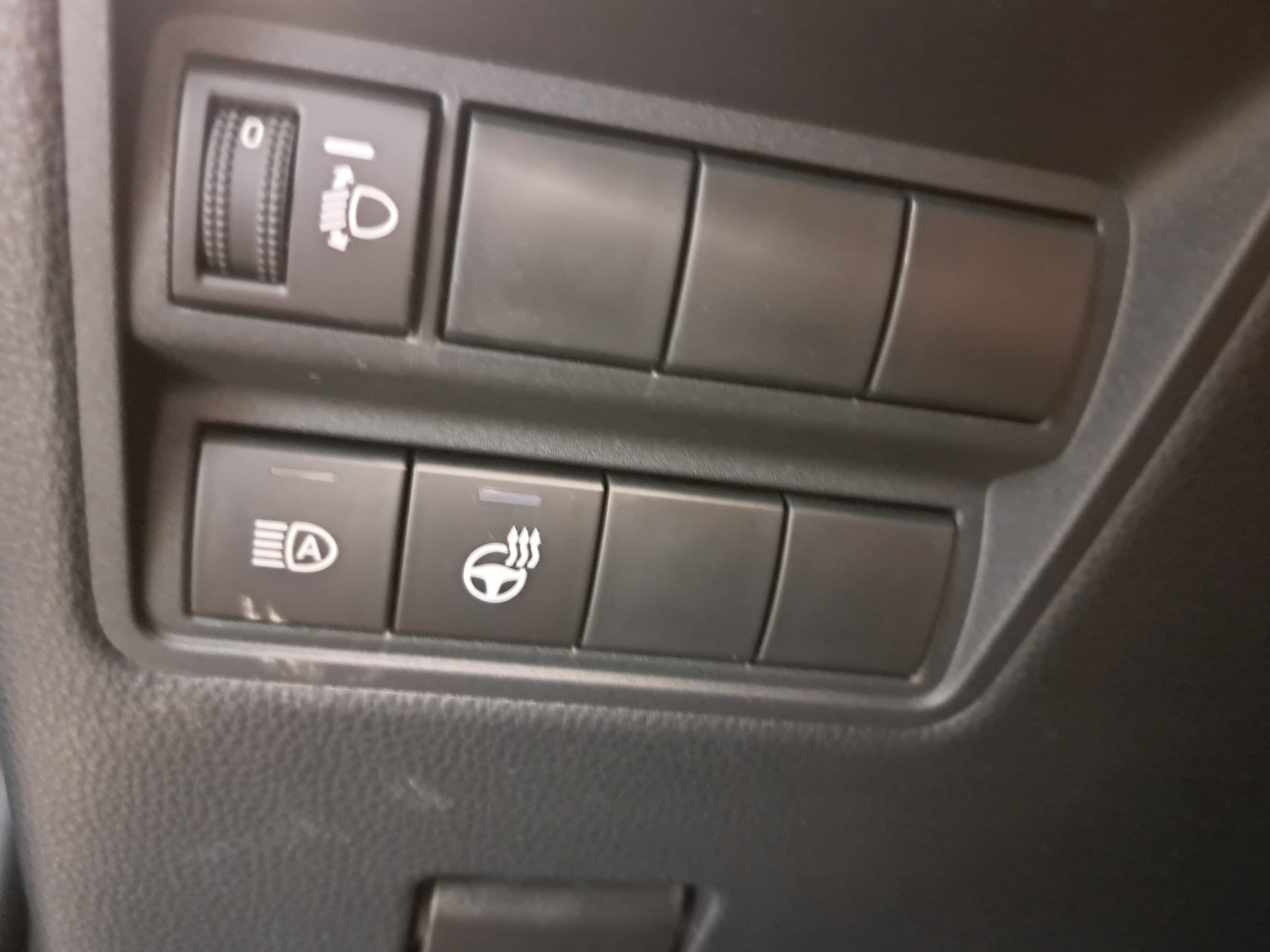 TOYOTA Yaris 1.5 Premium e-CVT - 16