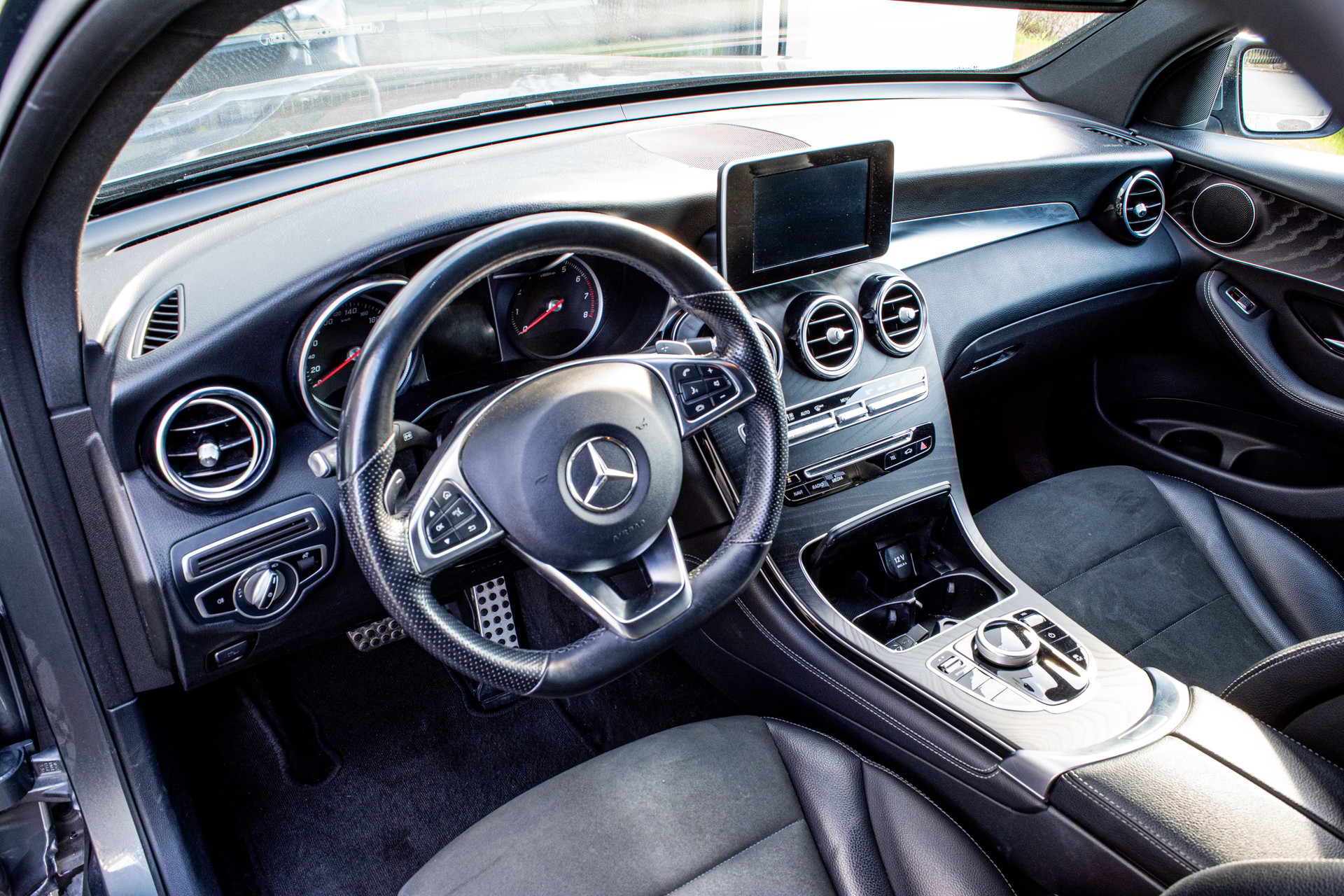 MERCEDES-BENZ GLC Coupé 250 AMG Line 4Matic 9G-Tronic - 11