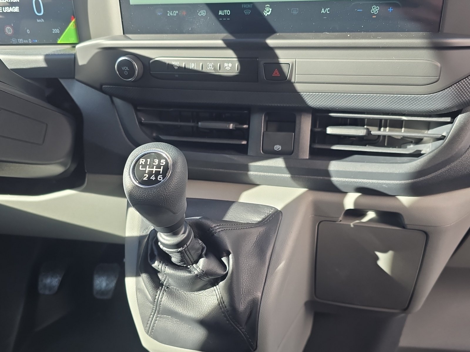 FORD Transit Custom Van 320 L1 2.0 EcoBl - 10