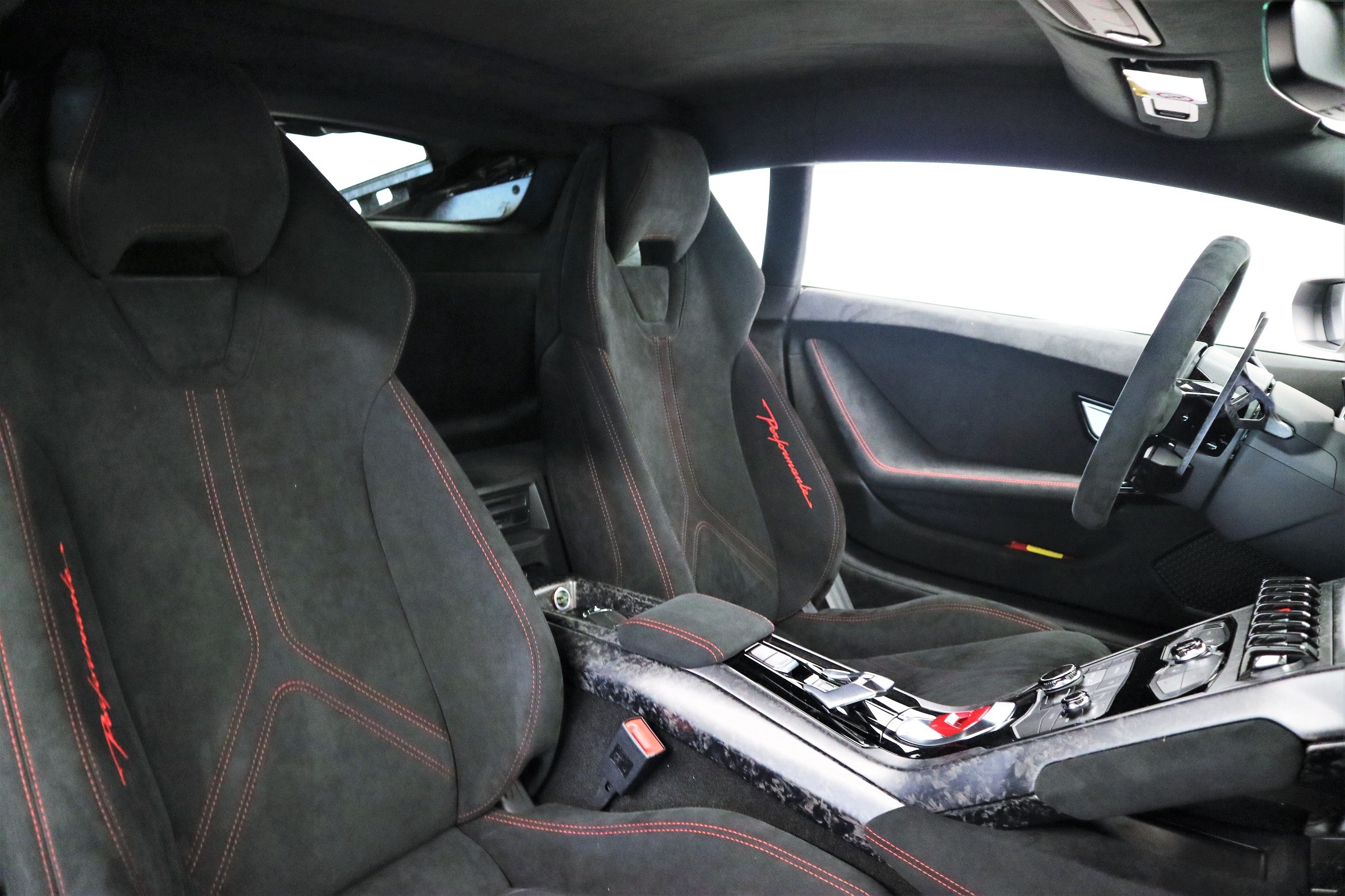 Huracan LP640-4 Coupé Performante DCT thumbnail n°6