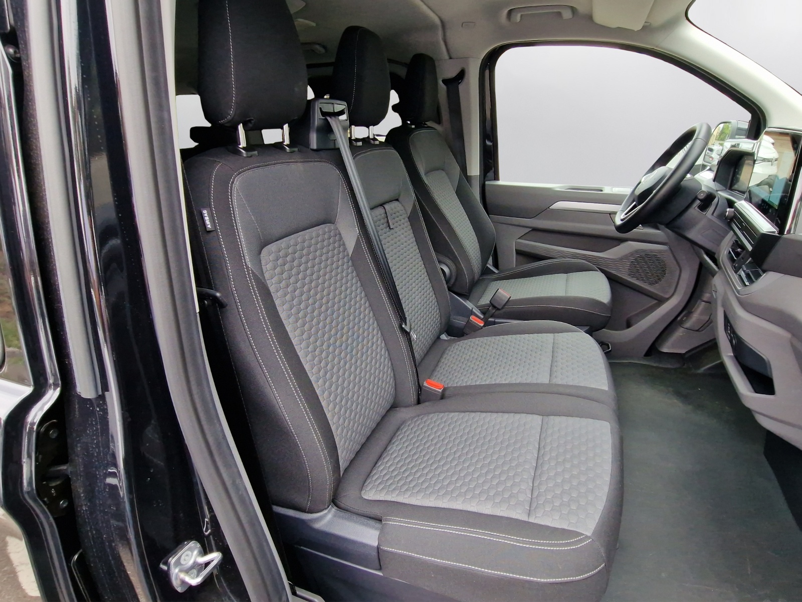 VW Caravelle 2.0 TDI Life LWB Aut 8 - 14